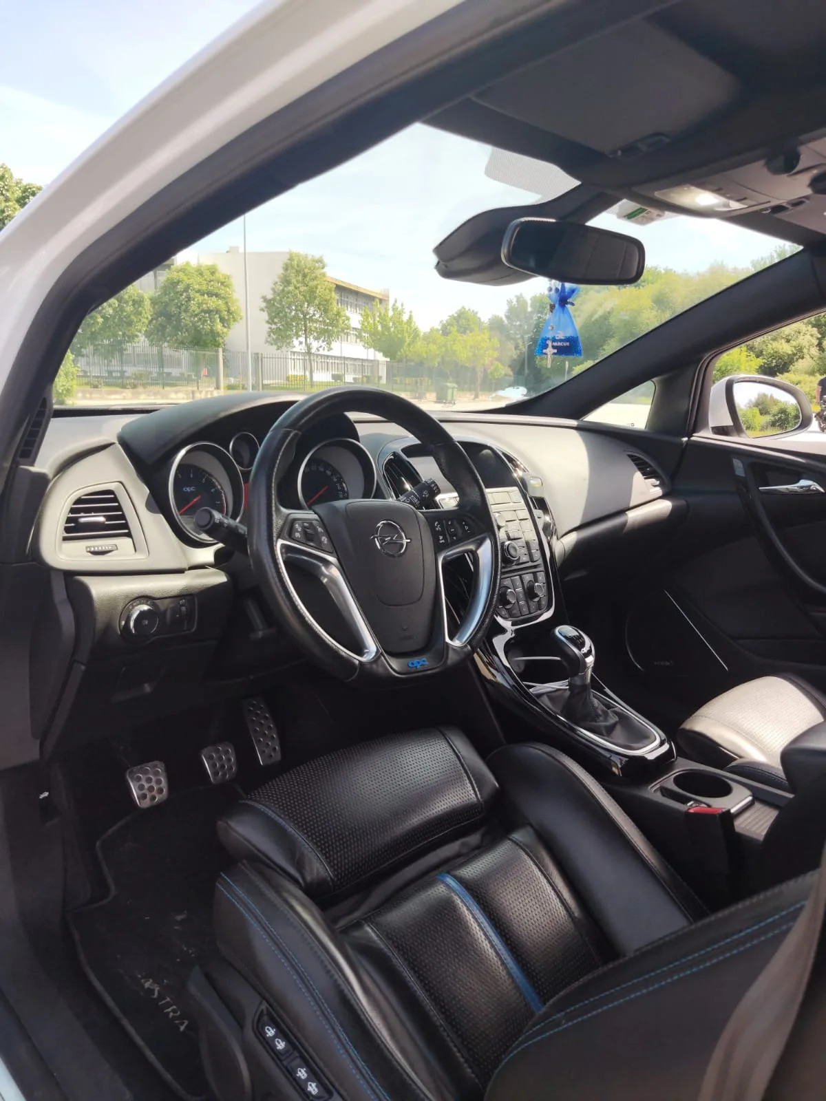 Opel Astra 2016 - driver-seat photo 3