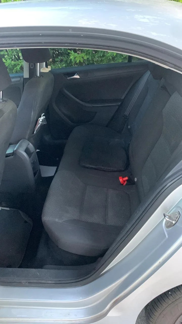 Volkswagen New Jetta 2.0 2015 - rear-seats photo 4