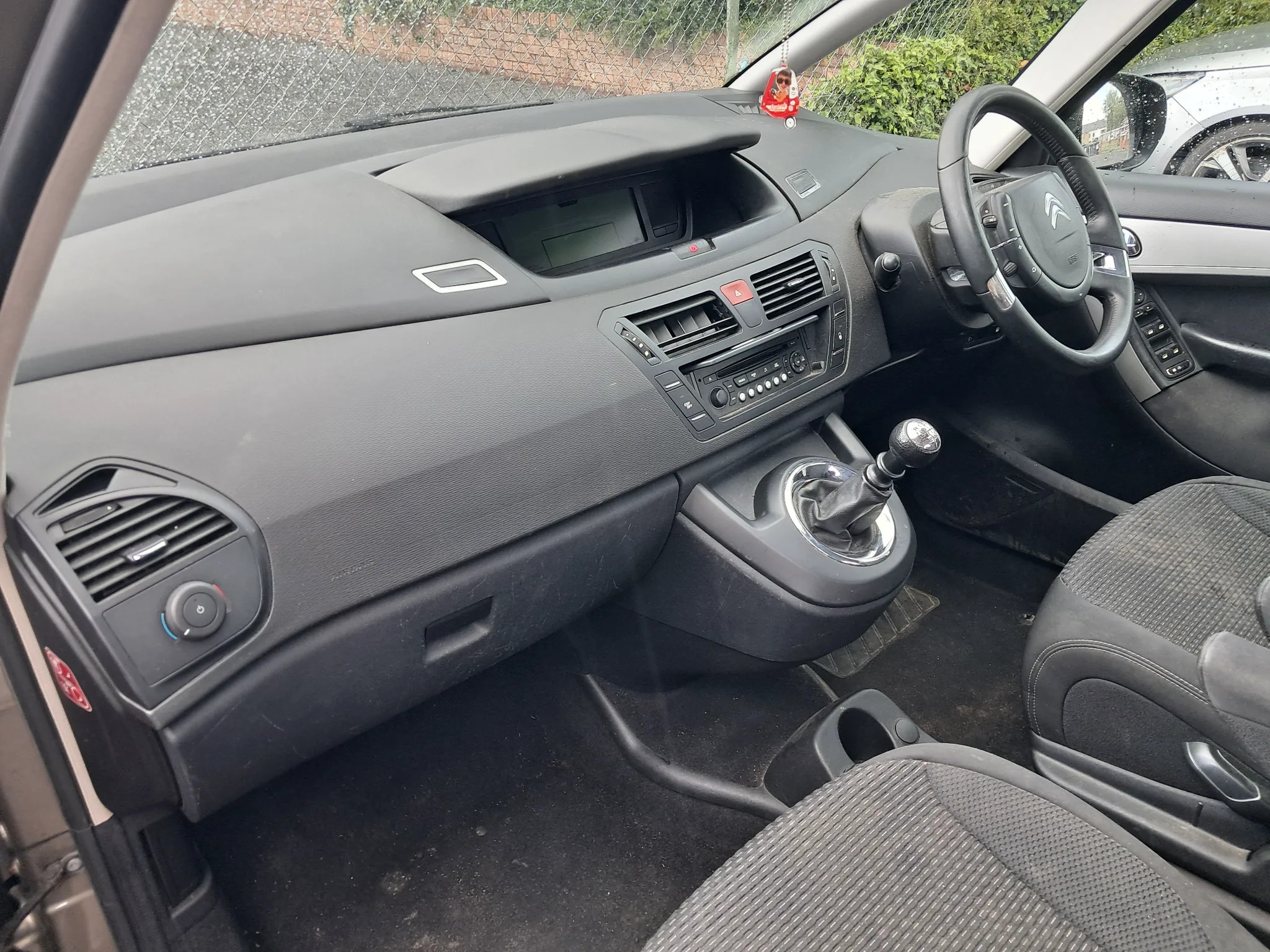 Citroën Grand C4 Picasso 2012 - front-passenger photo 5