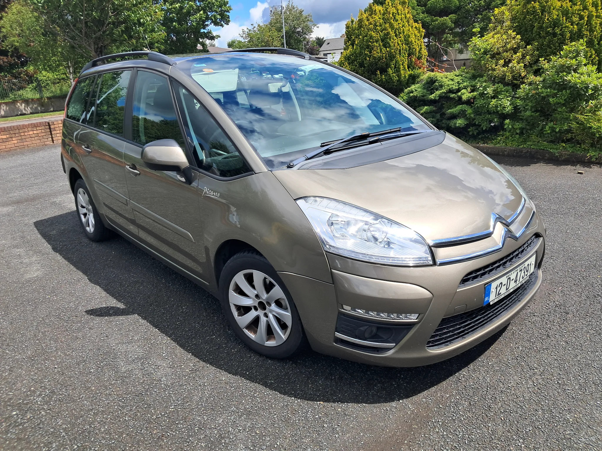 Citroën Grand C4 Picasso 2012 - front-left photo 1