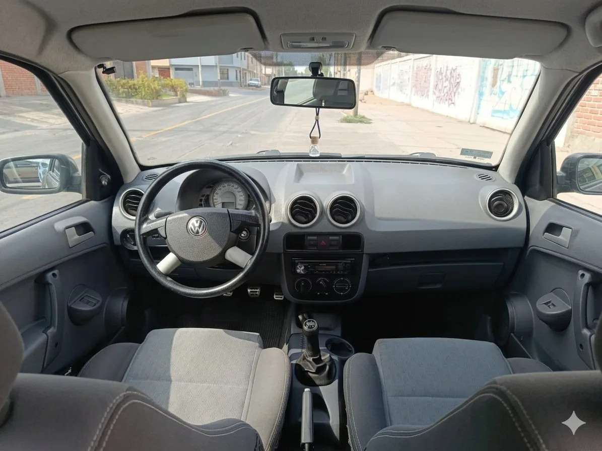 Volkswagen GOL CORSSOVER 2010 - driver-seat photo 5
