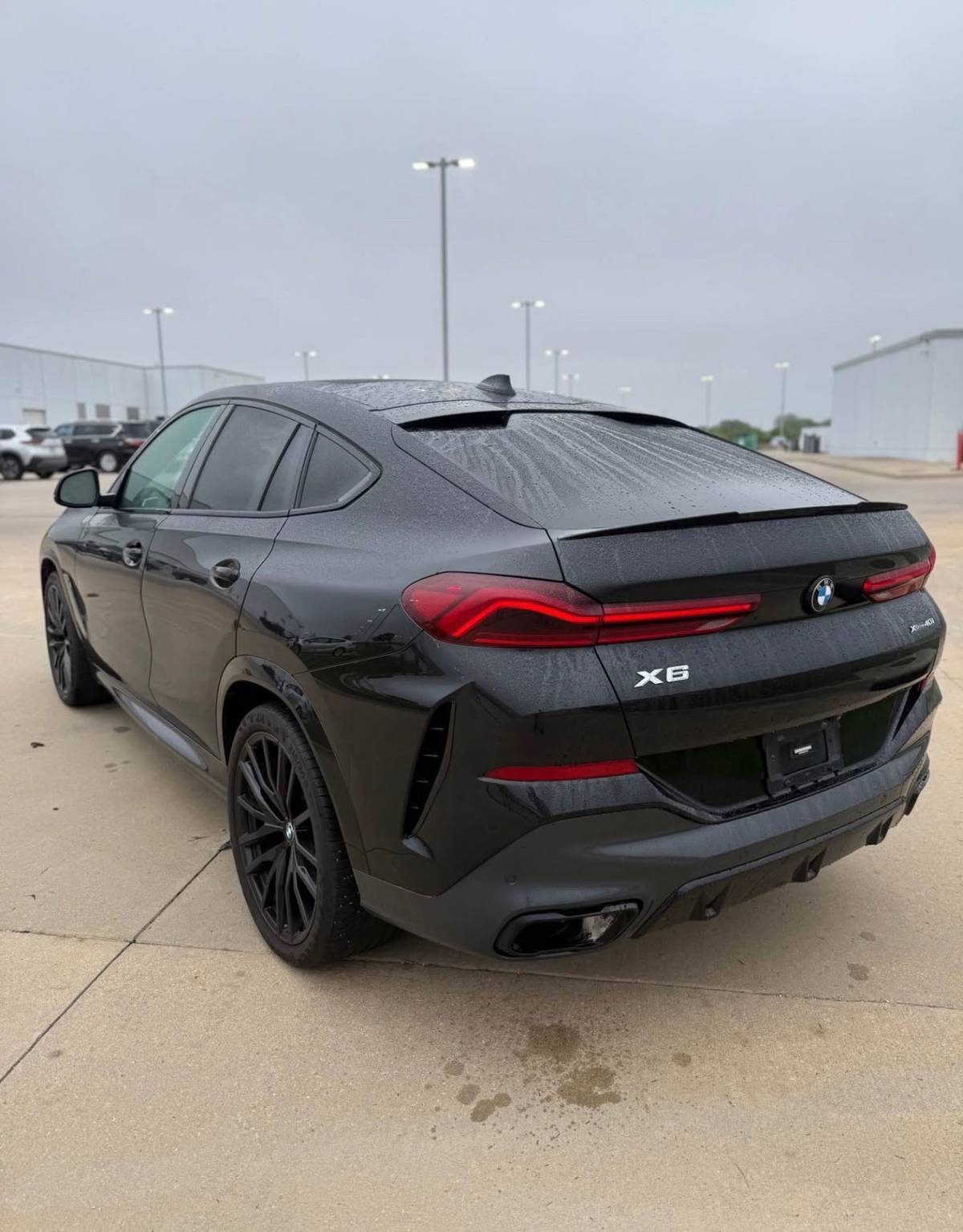 BMW X6 2022 - rear-left photo 3