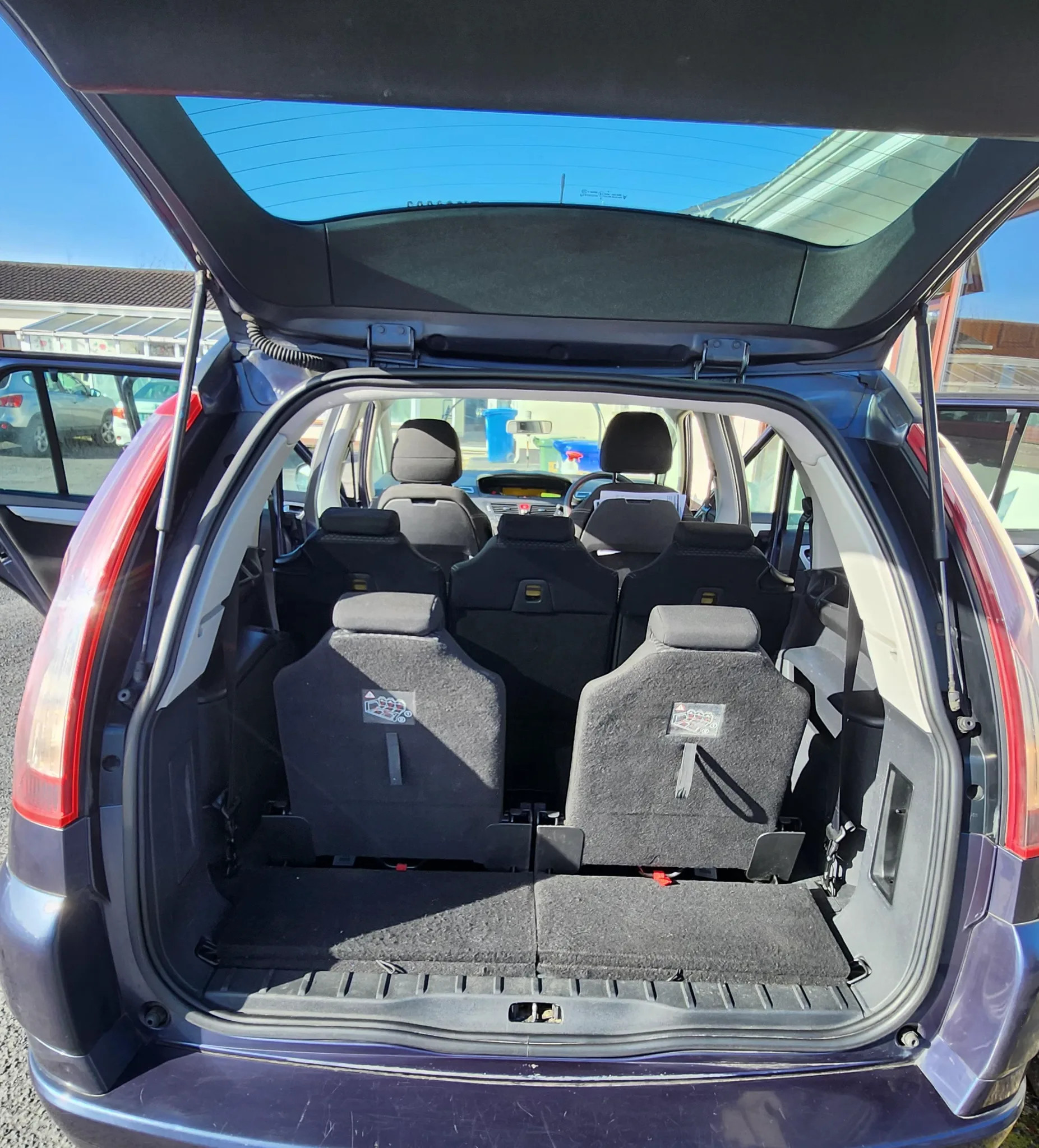 Citroën C4 Picasso 2010 - boot photo 3
