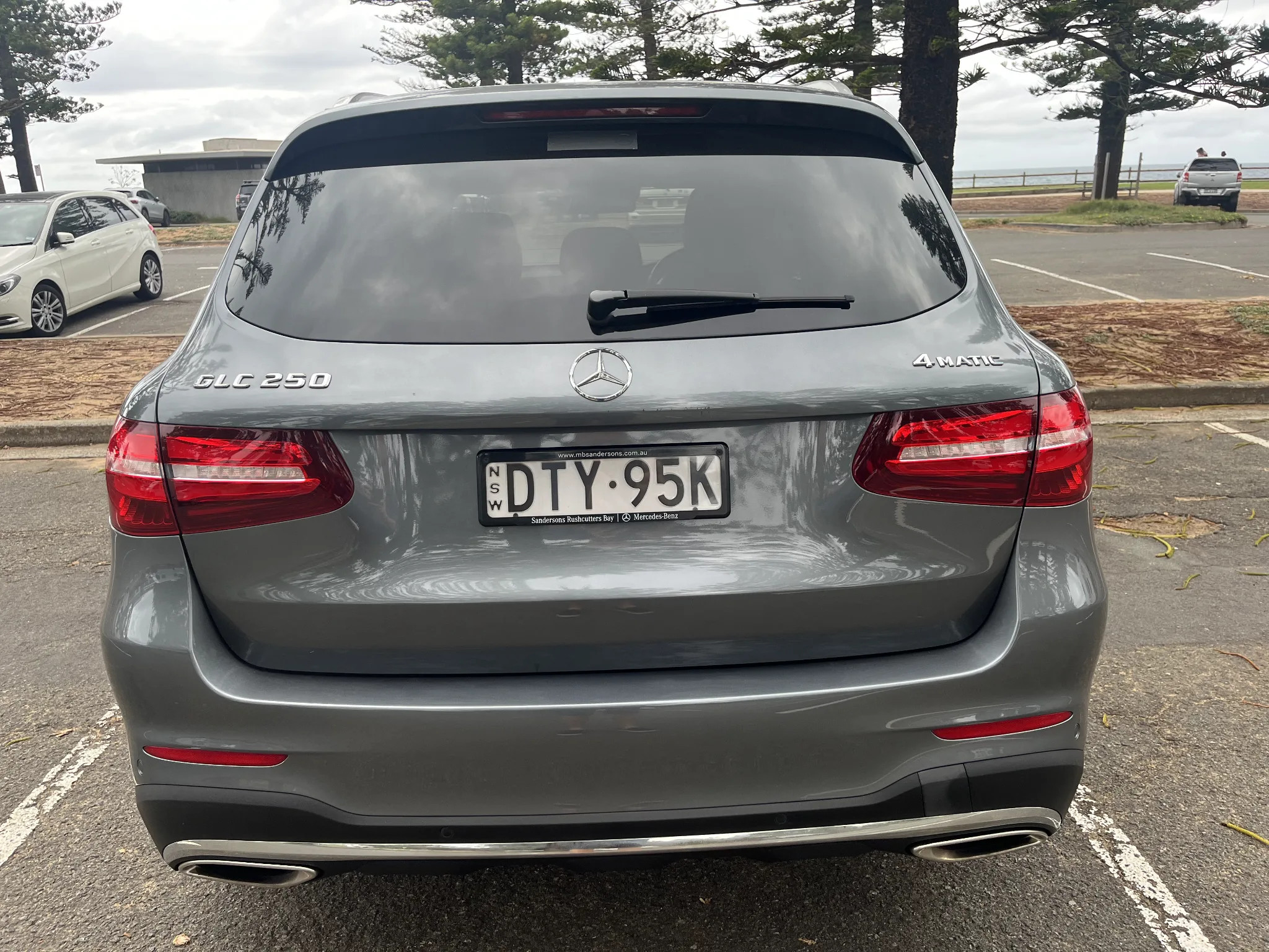Mercedes-Benz GLC 2016 - rear photo 4