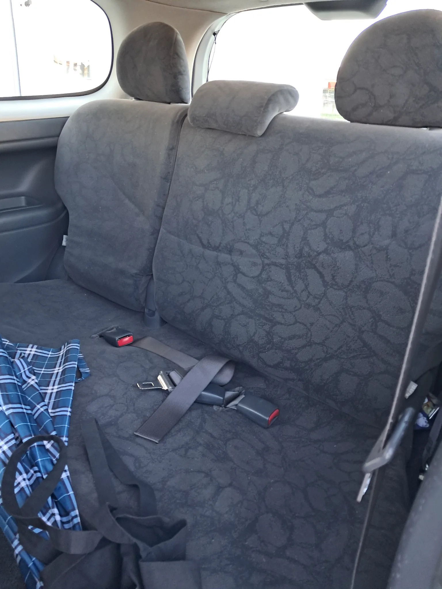 Toyota Yaris 2002 - rear-seats photo 5