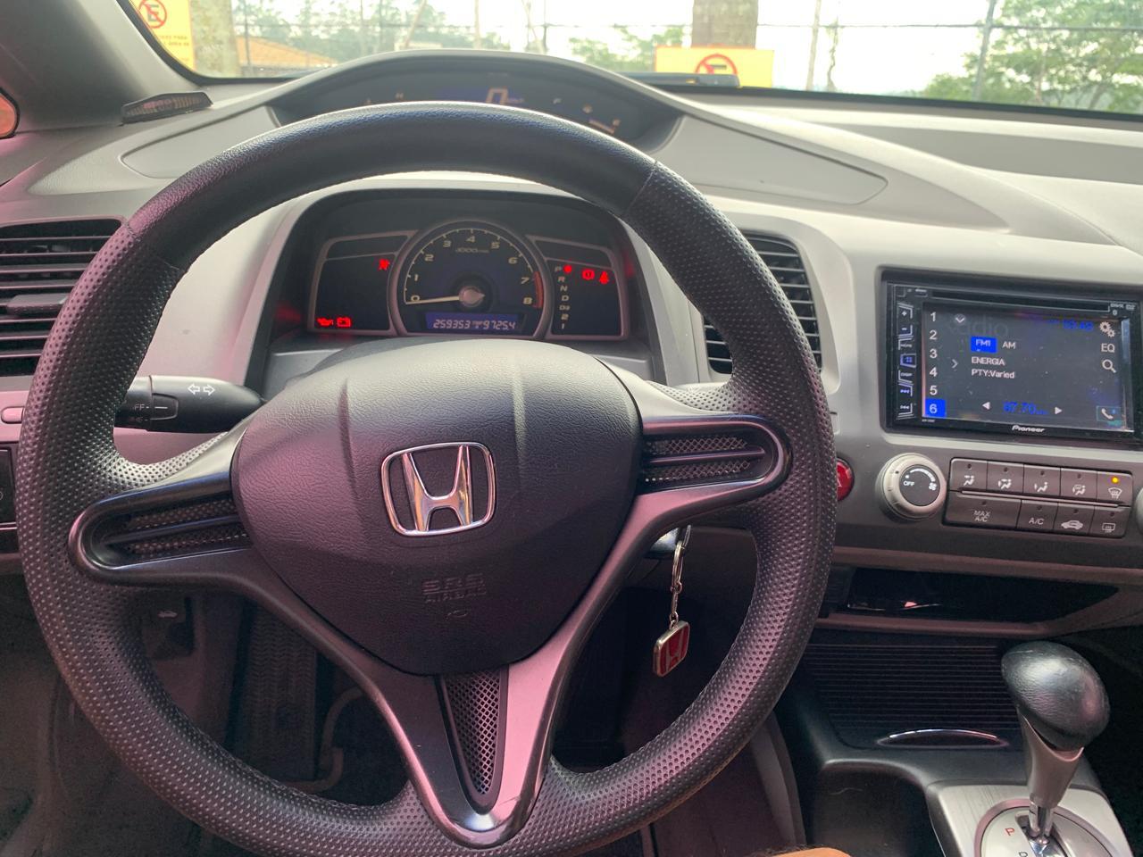 Honda Civic 2008 - driver-seat photo 5