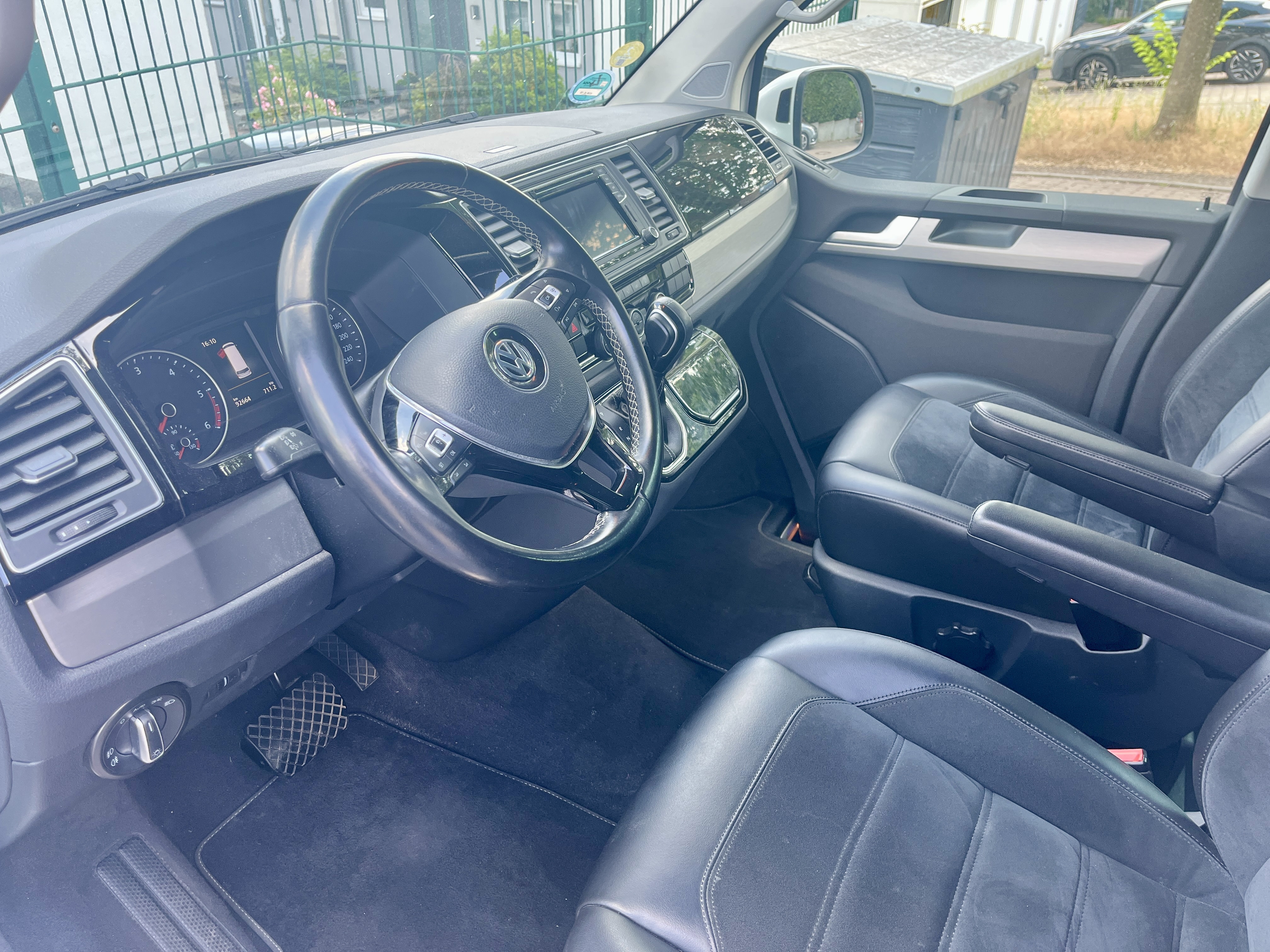 Volkswagen T6 Multivan Generation 6 2019 - driver-seat photo 1
