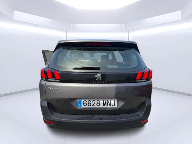 Peugeot 5008 2024 - rear photo 4