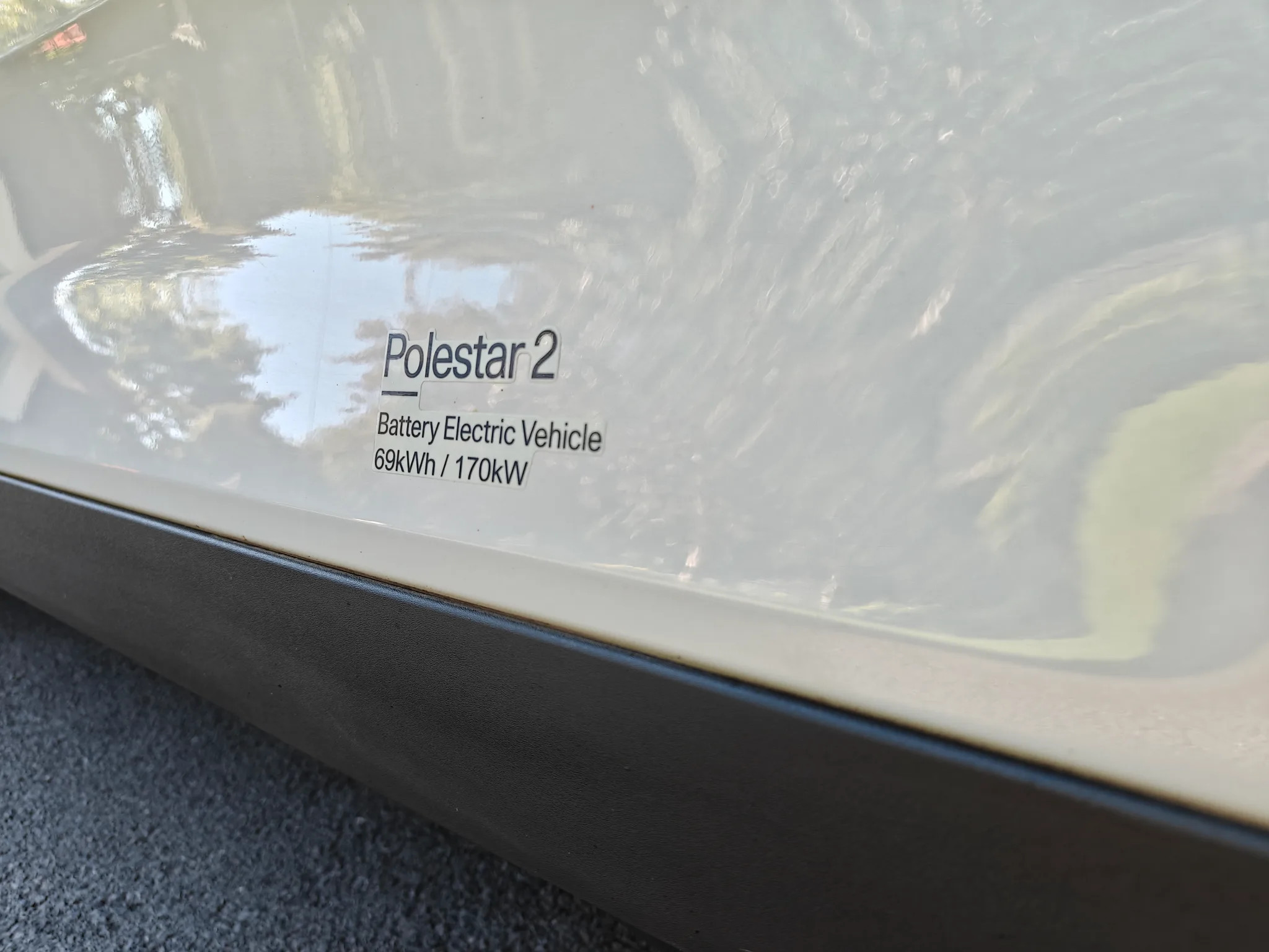 Polestar Polestar 2 2023 - right-side photo 1
