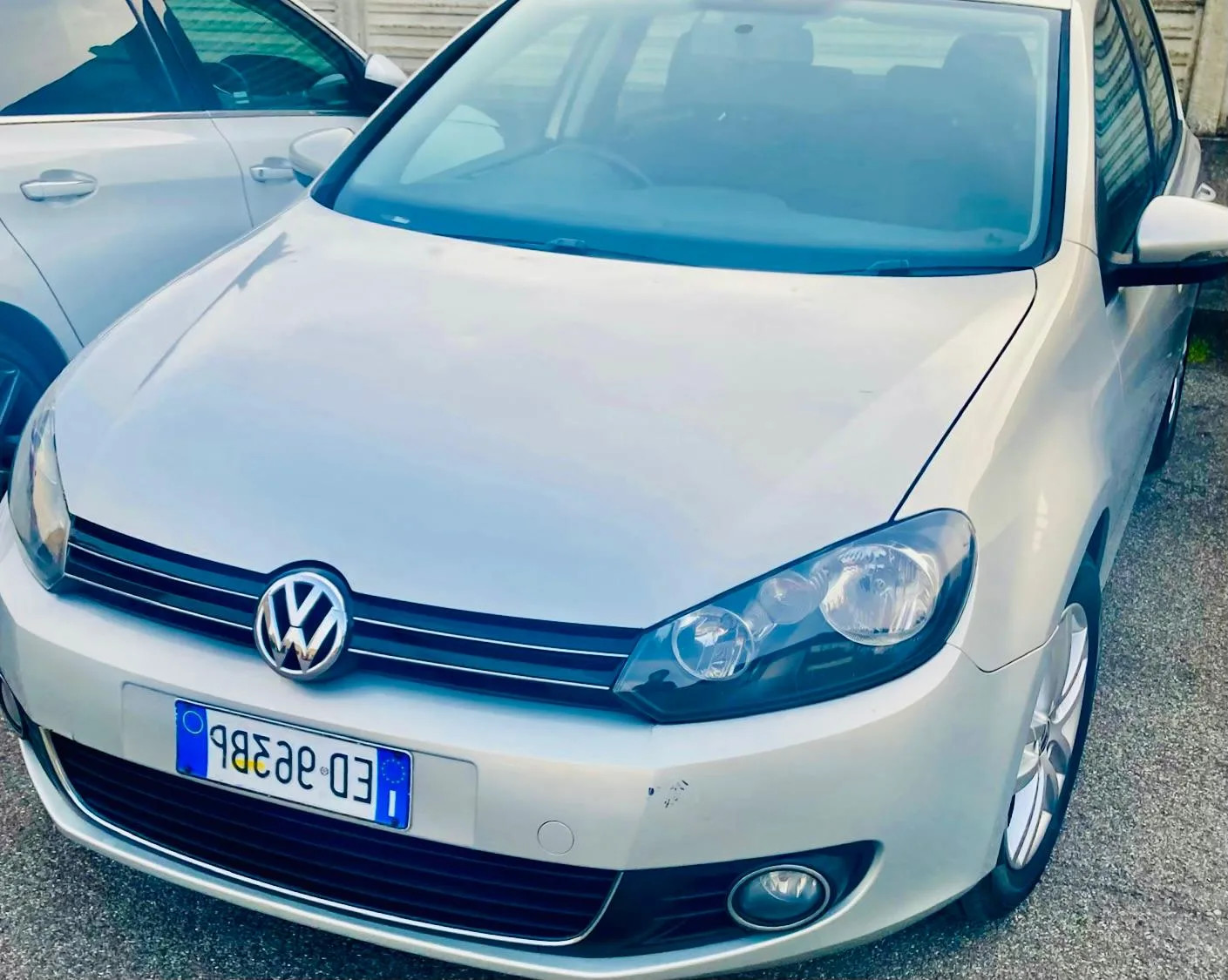 Volkswagen Golf 2010 - front-left photo 1