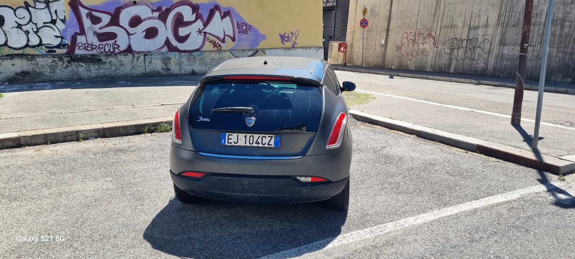 Lancia Delta 2011 - rear photo 4