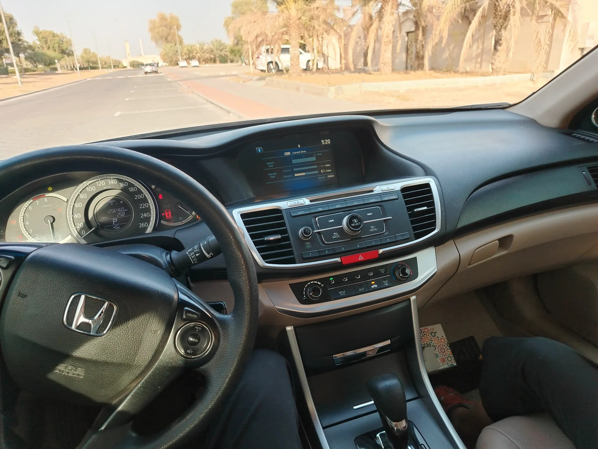 Honda Accord 2015 - driver-seat photo 4