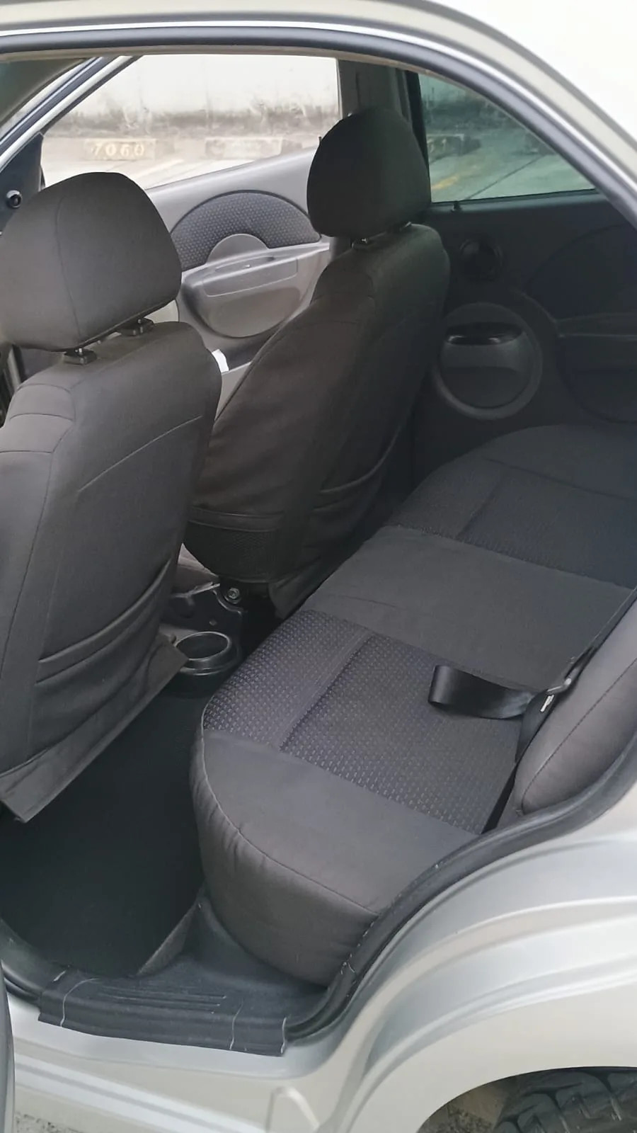 Chevrolet Aveo 2009 - rear-seats photo 5