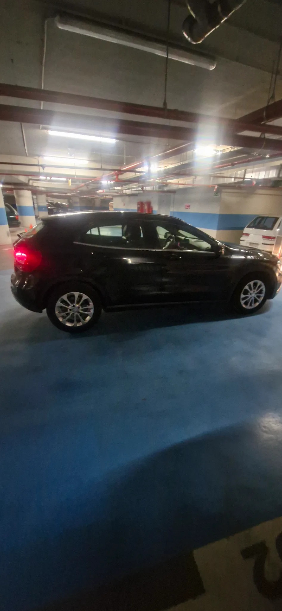 Mercedes-Benz GLA 2016 - right-side photo 1