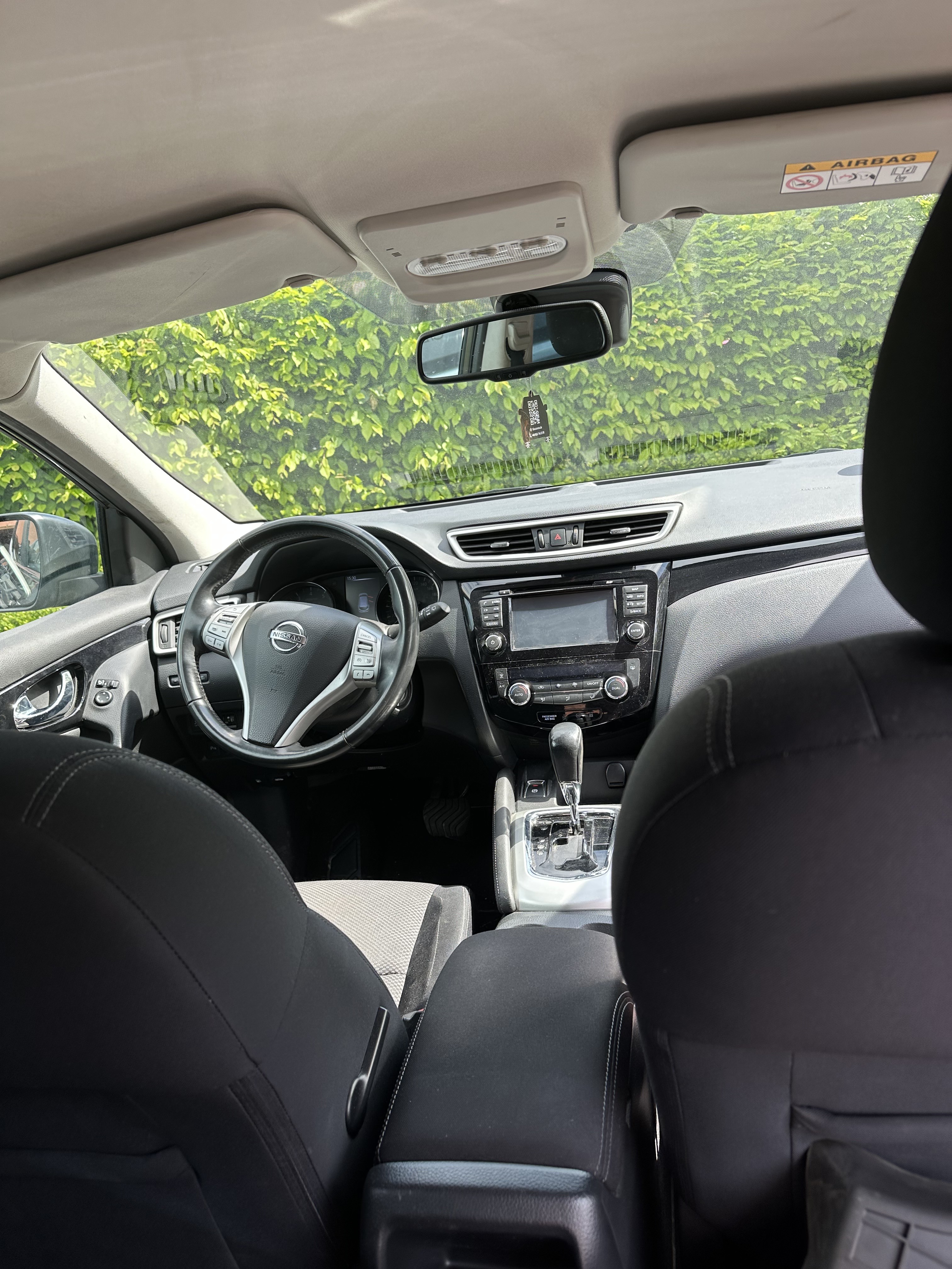 Nissan Qashqai 2015 - driver-seat photo 5