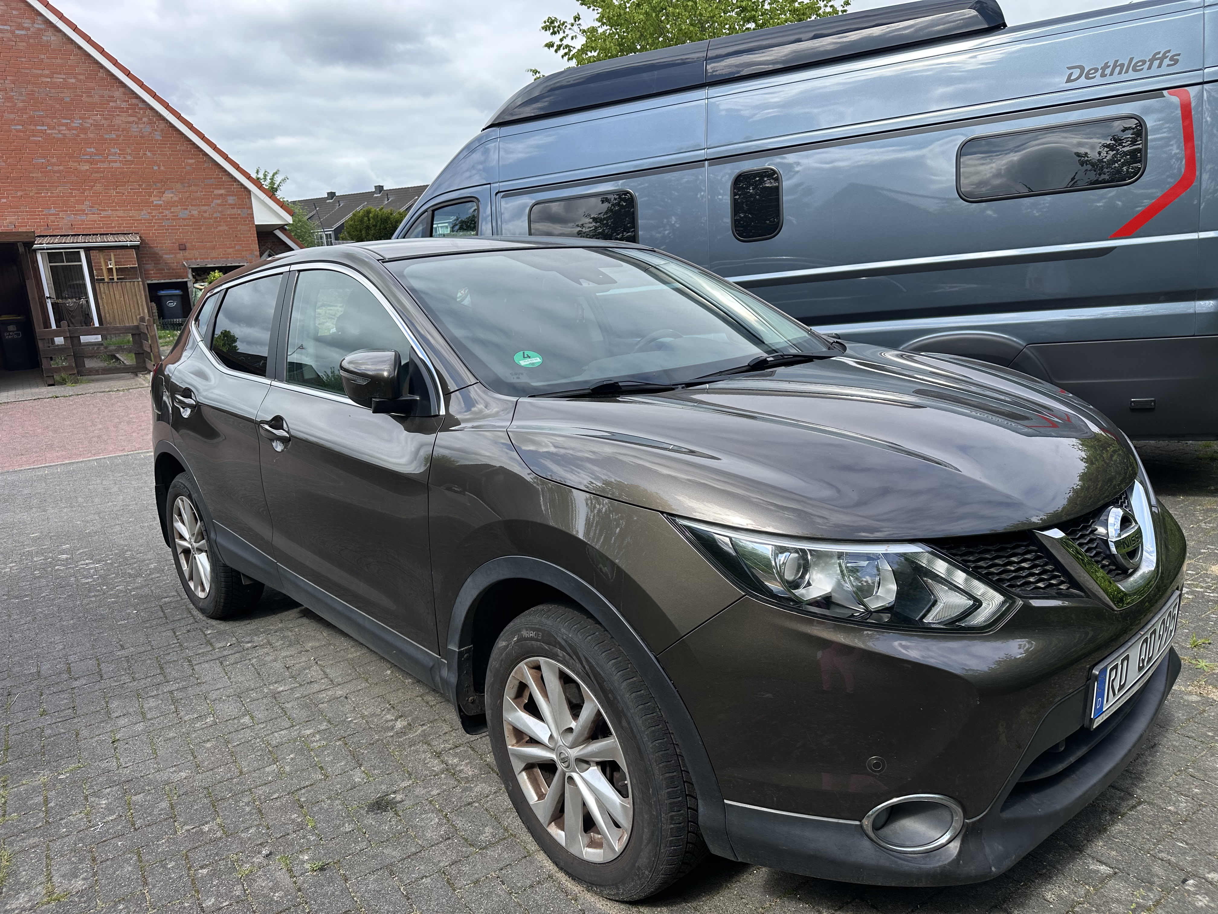 Nissan Qashqai 2015 - front-right photo 1