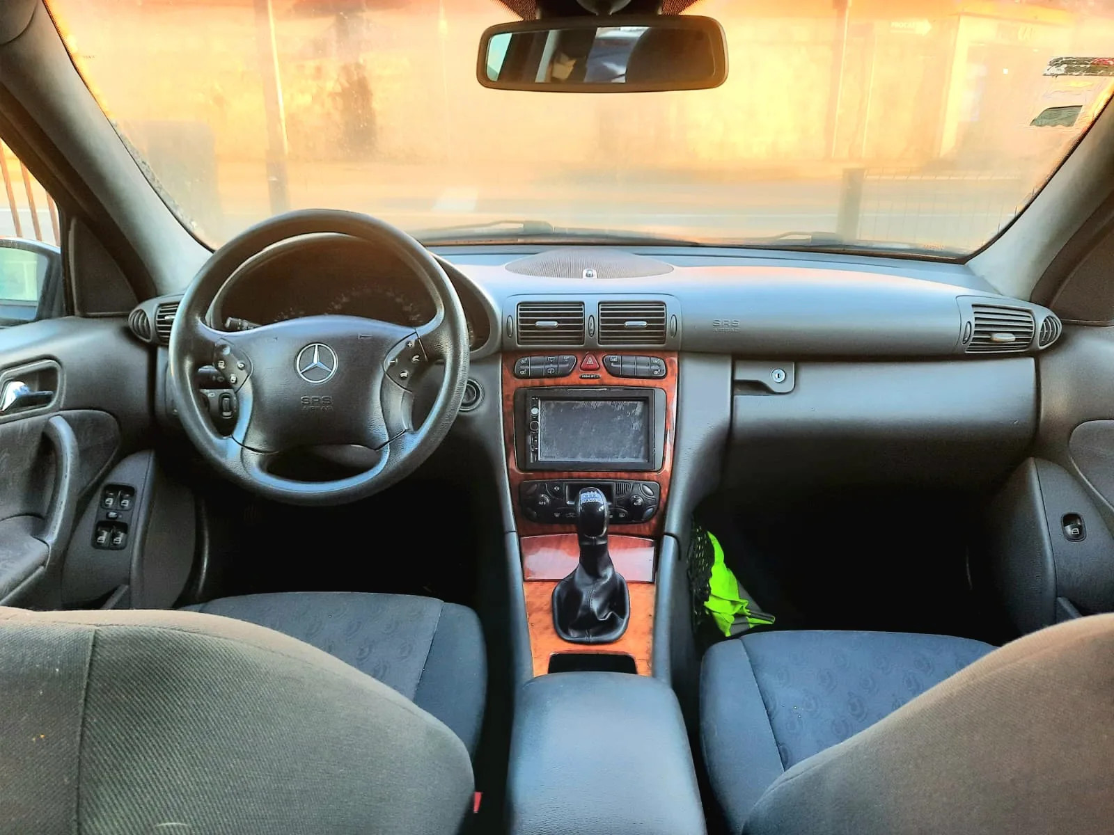 Mercedes-Benz C-Class 2004 - dashboard photo 5