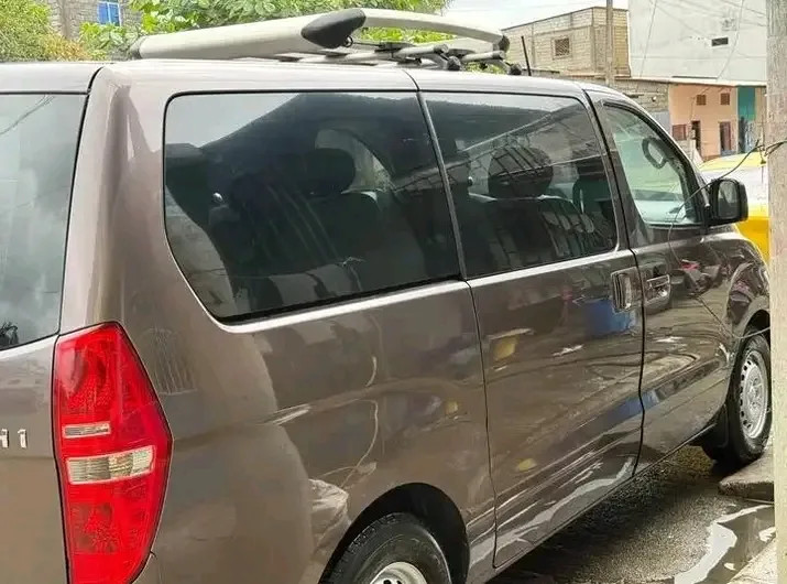 Hyundai H1 2014 - right-side photo 1