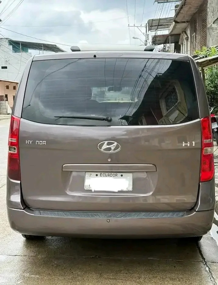 Hyundai H1 2014 - rear photo 4