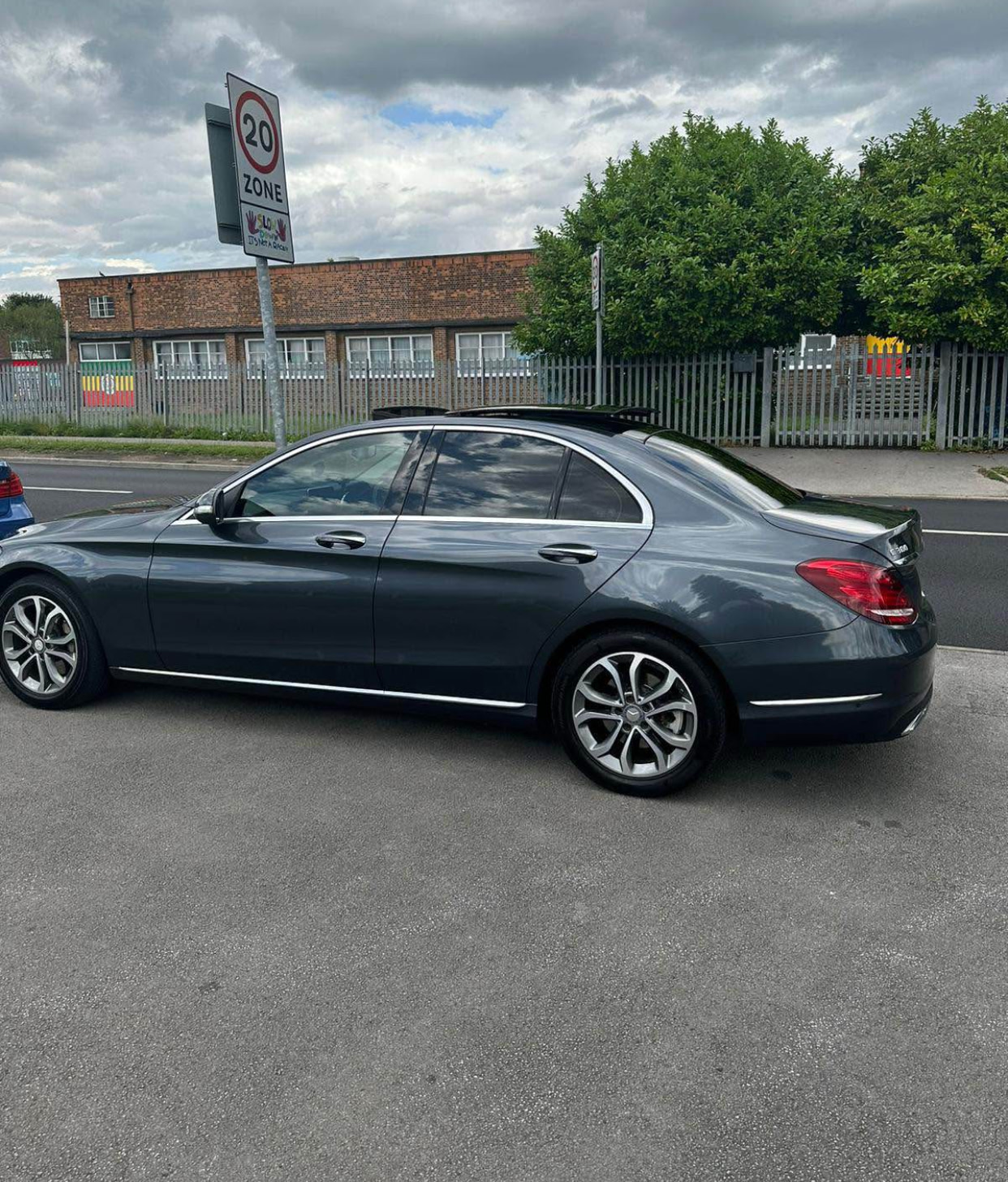 MERCEDES-BENZ C 2015 - right-side photo 1