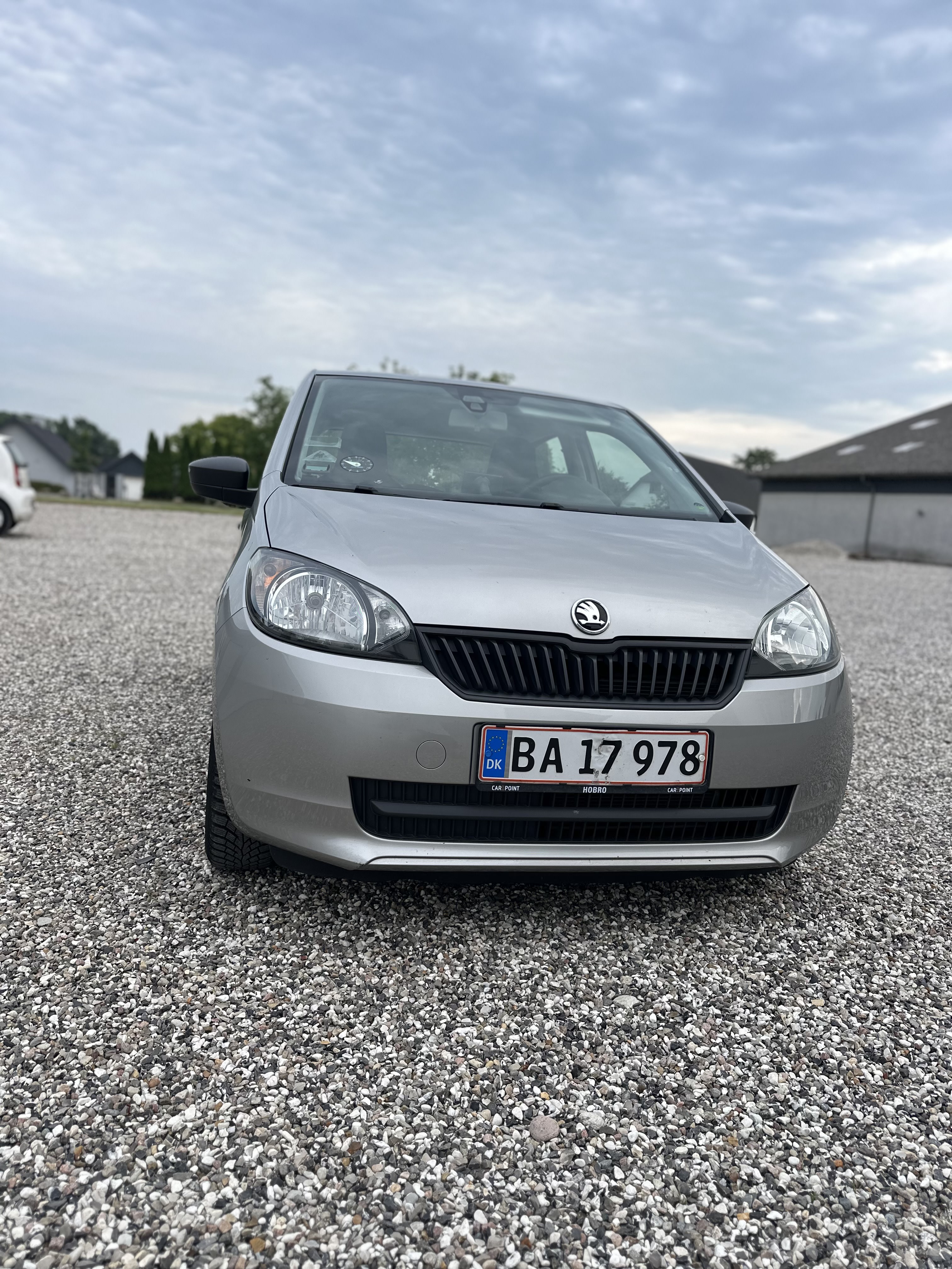 Skoda Citigo 2016 - front-right photo 2