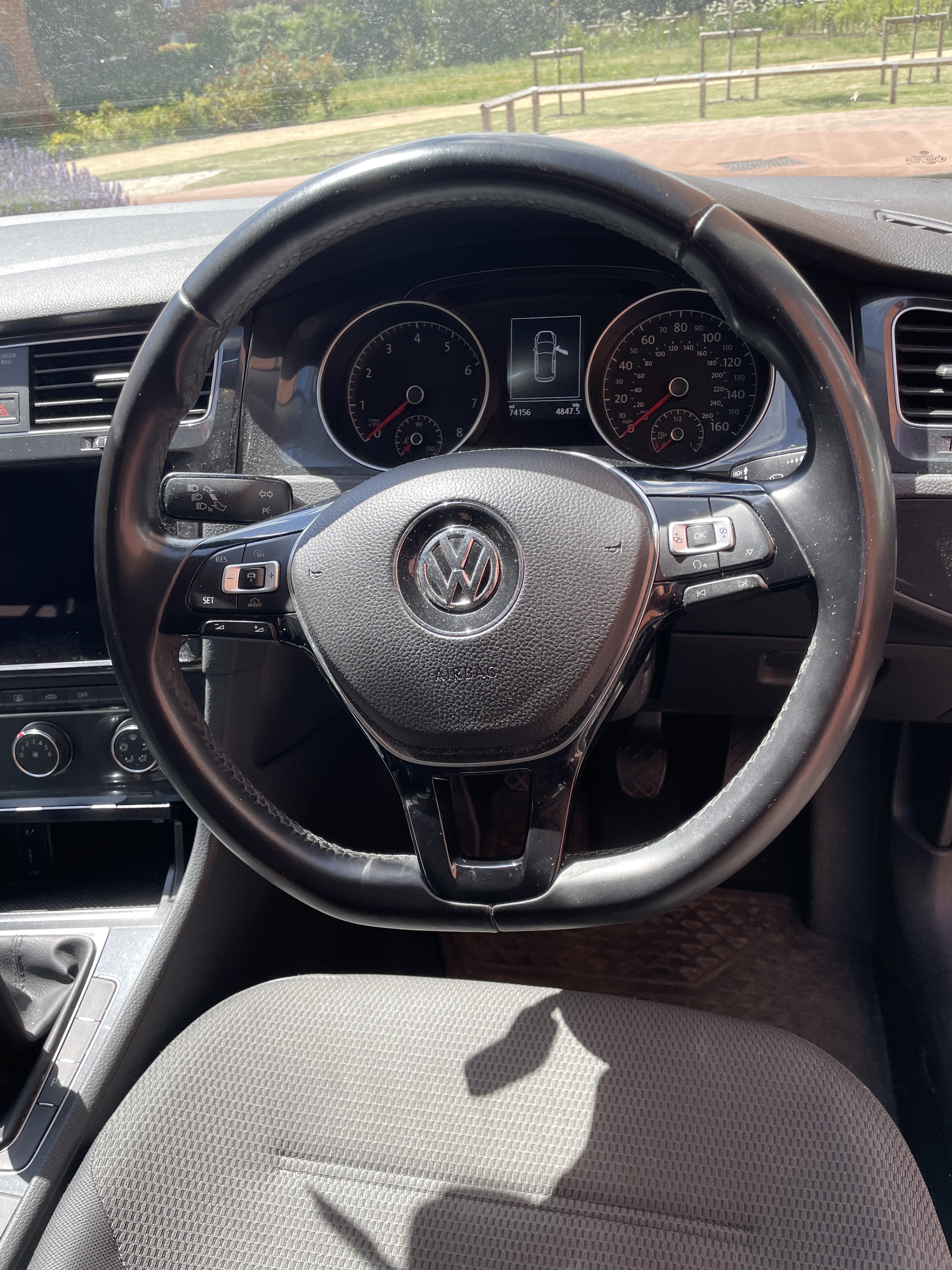 VOLKSWAGEN GOLF 2018 - driver-seat photo 3