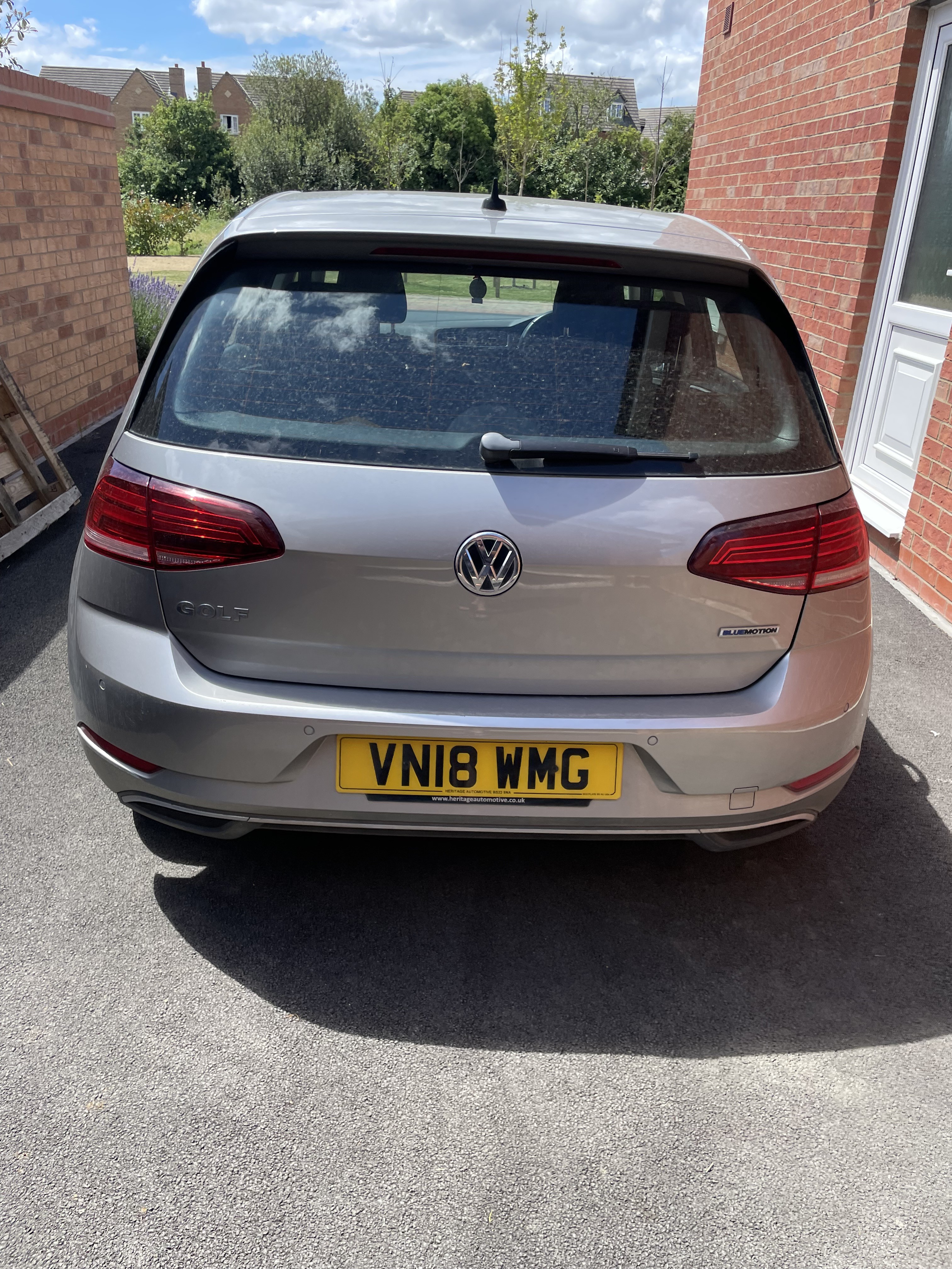 VOLKSWAGEN GOLF 2018 - rear-right photo 2