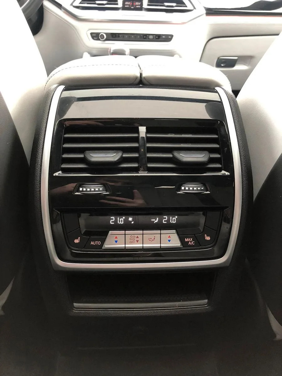 BMW X6 2020 - rear-seats photo 4