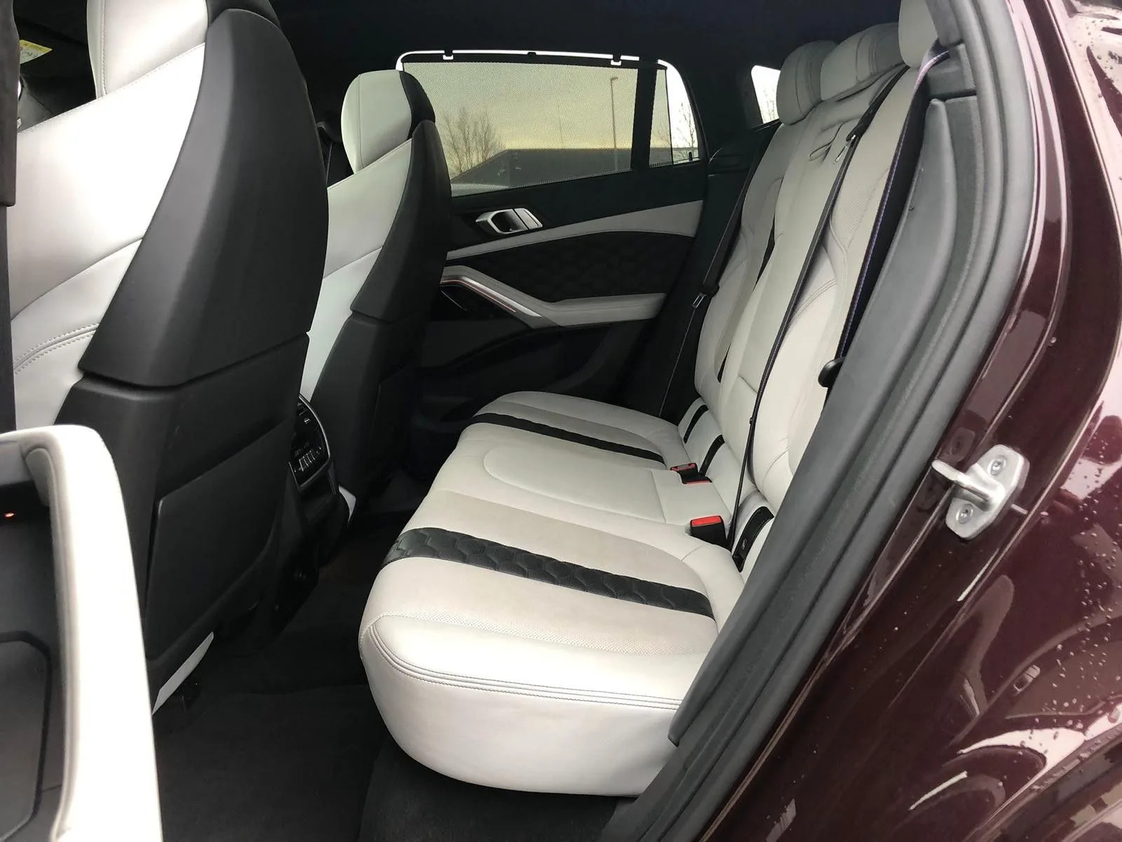 BMW X6 2020 - rear-seats photo 5