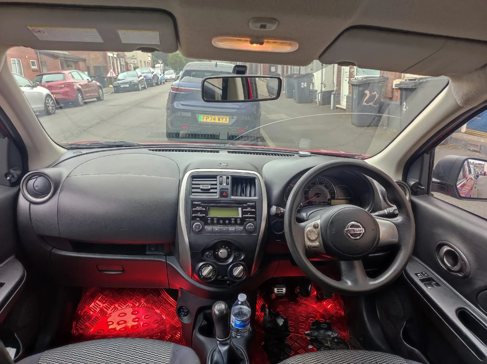 NISSAN MICRA 2015 - driver-seat photo 5