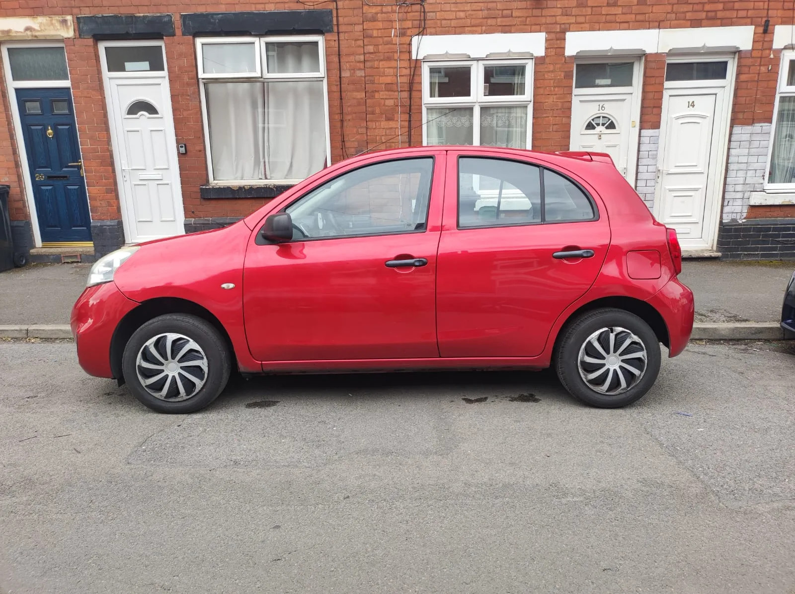 NISSAN MICRA 2015 - left-side photo 1