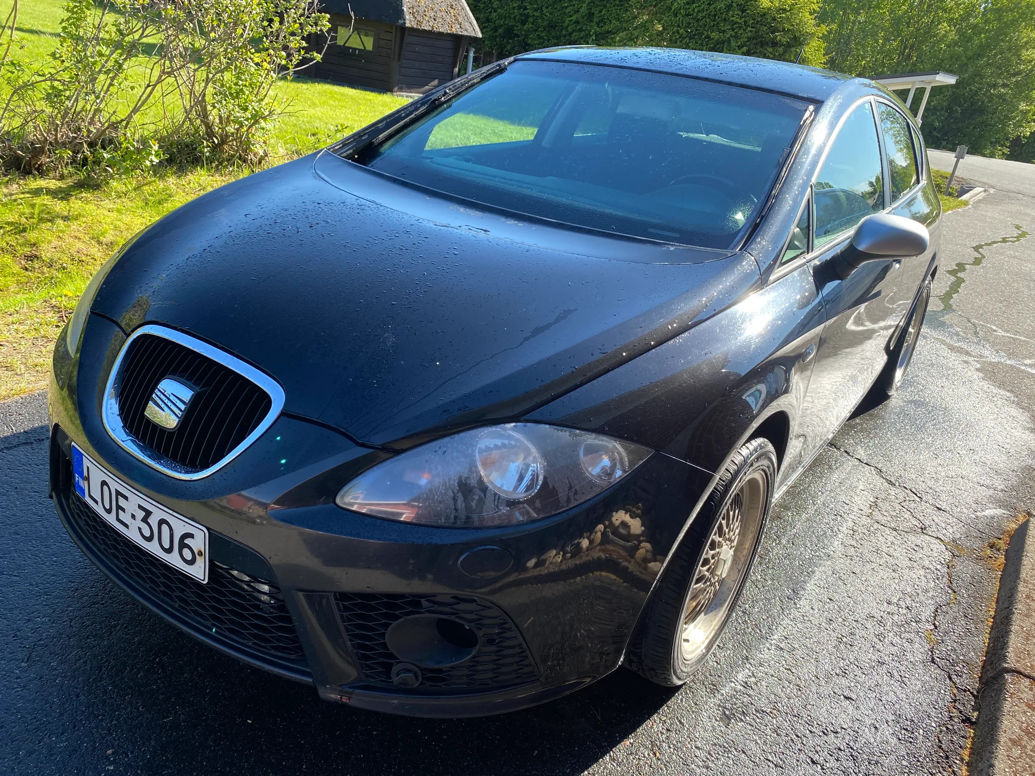 SEAT Leon 2008 - front-left photo 1