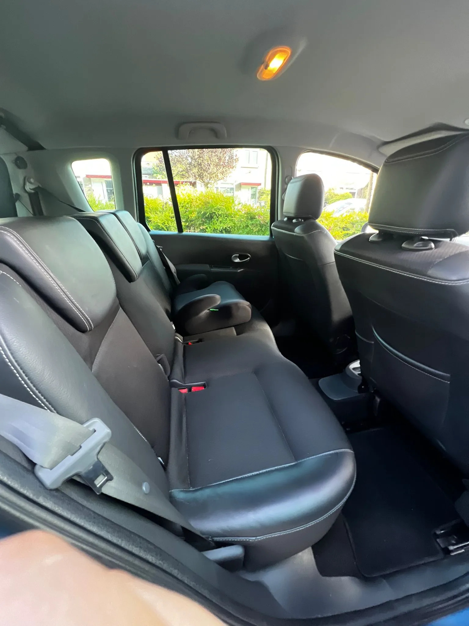 Renault Modus 2011 - rear-seats photo 5