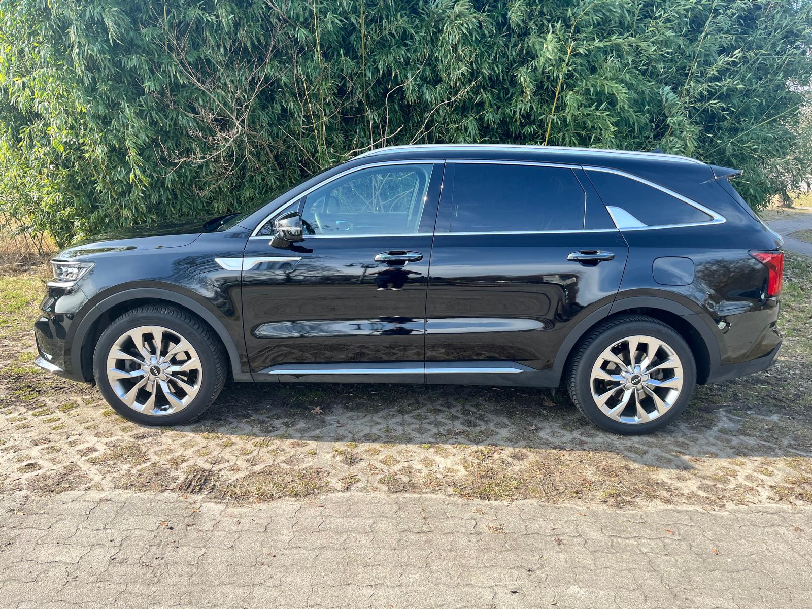 Kia Sorento 2023 - left-side photo 1