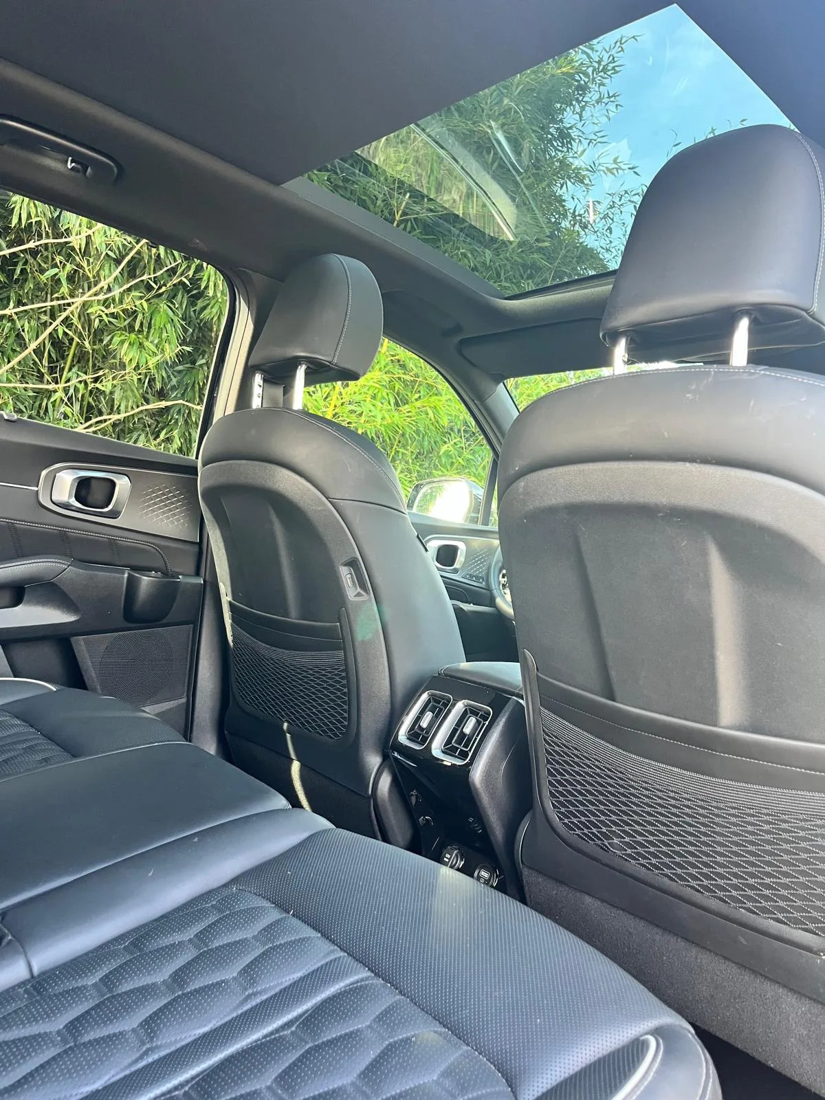 Kia Sorento 2023 - rear-seats photo 4