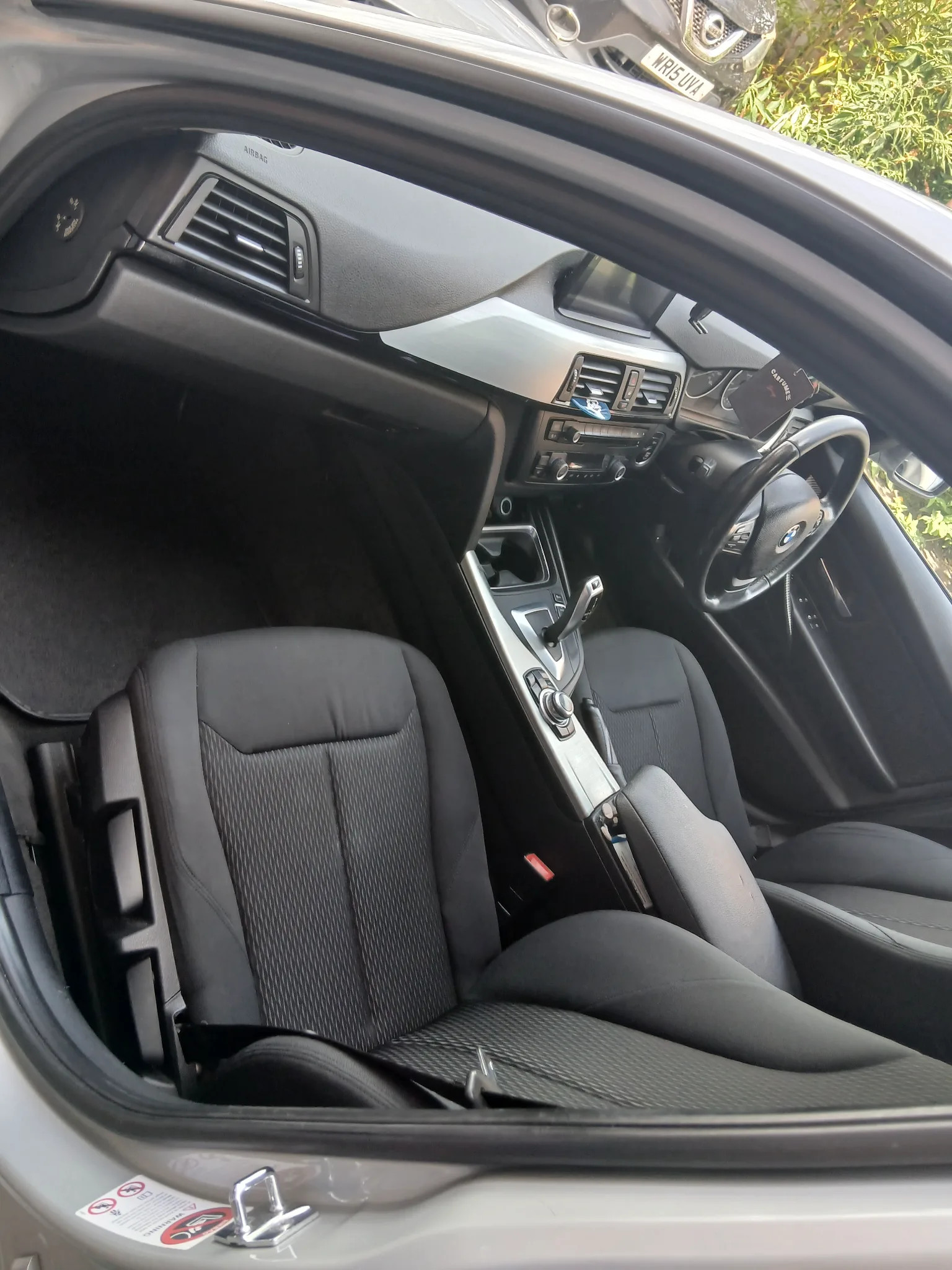 BMW 3 SERIES 2012 - driver-seat photo 5