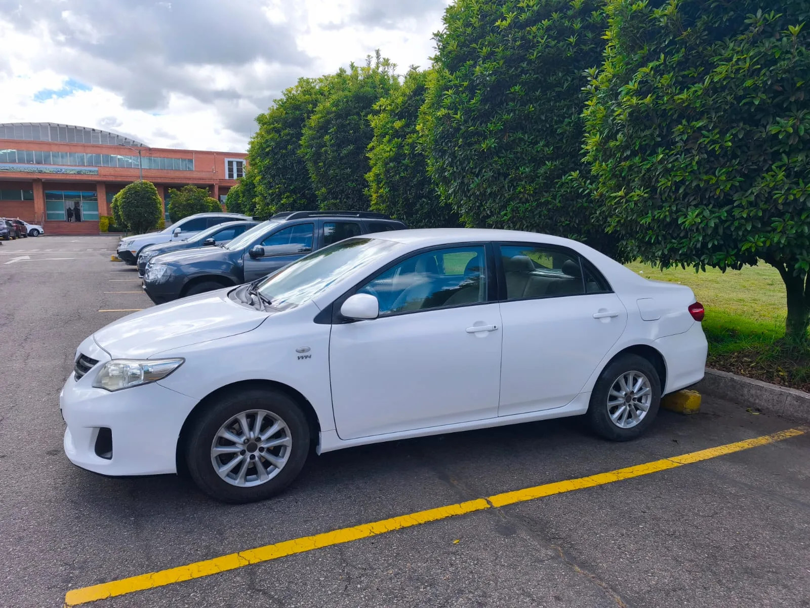 Toyota Corolla 2013 - right-side photo 1