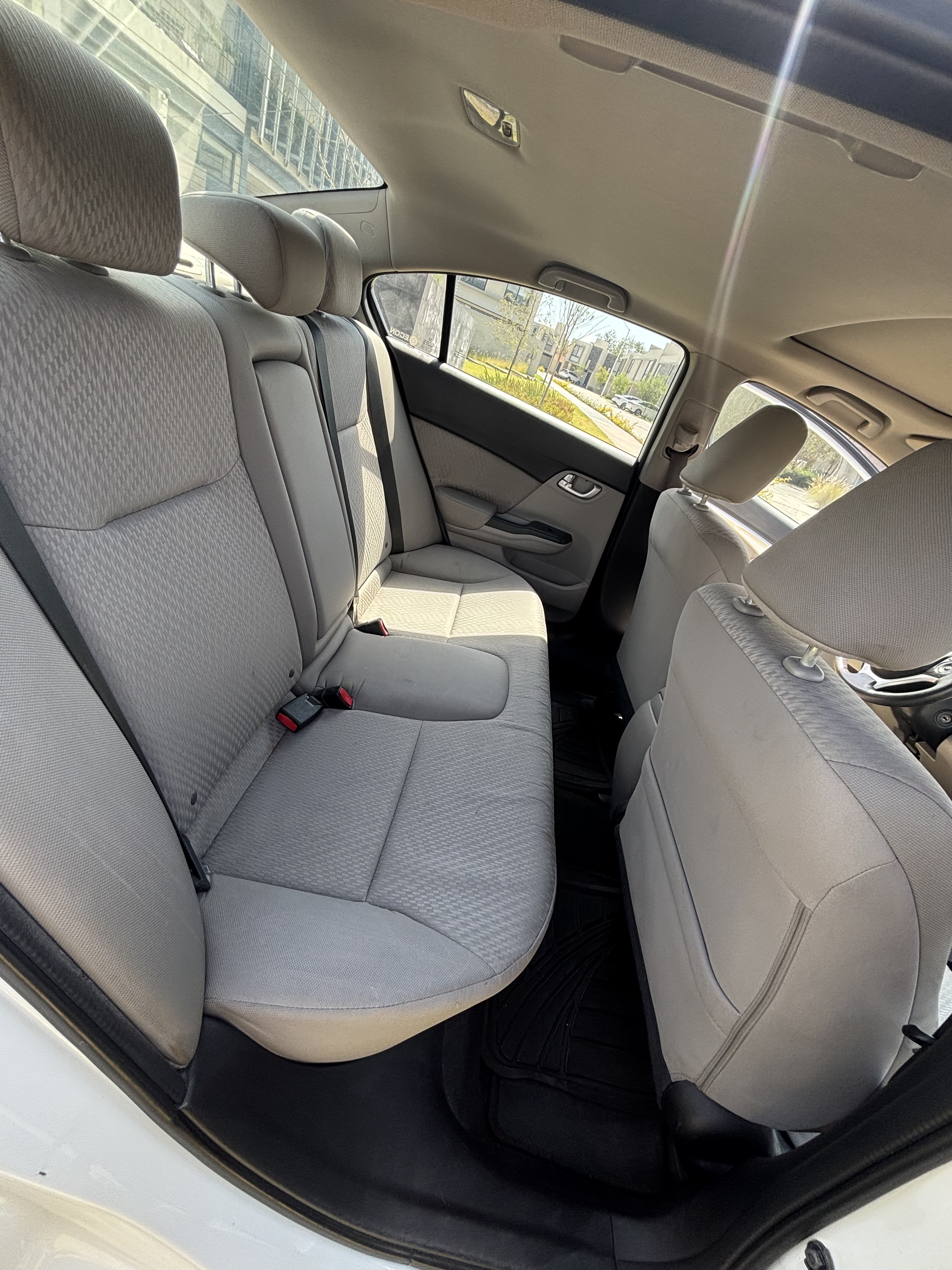 Honda Civic 2014 - rear-seats photo 4