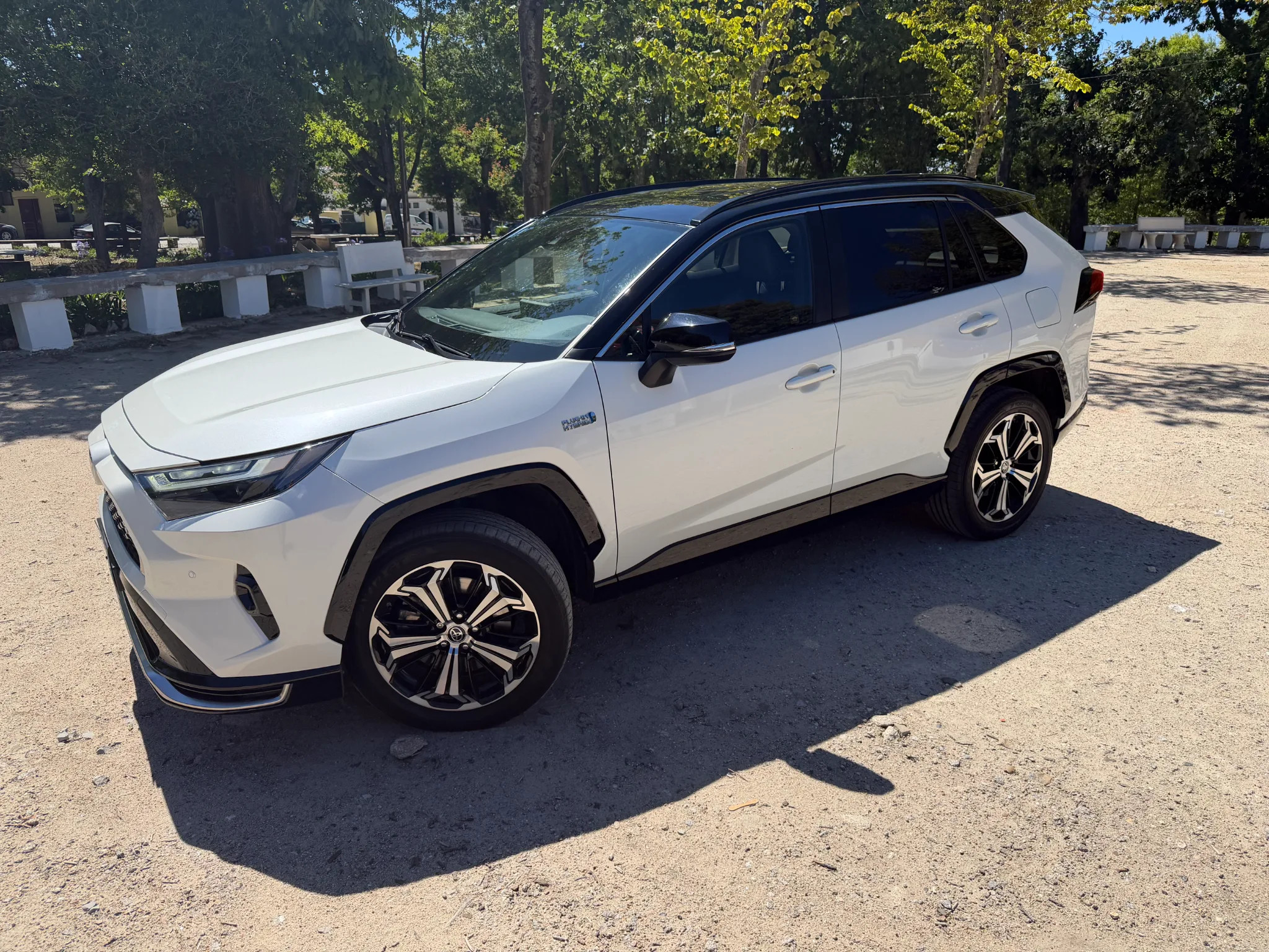 Toyota RAV4 2022 - front-left photo 3