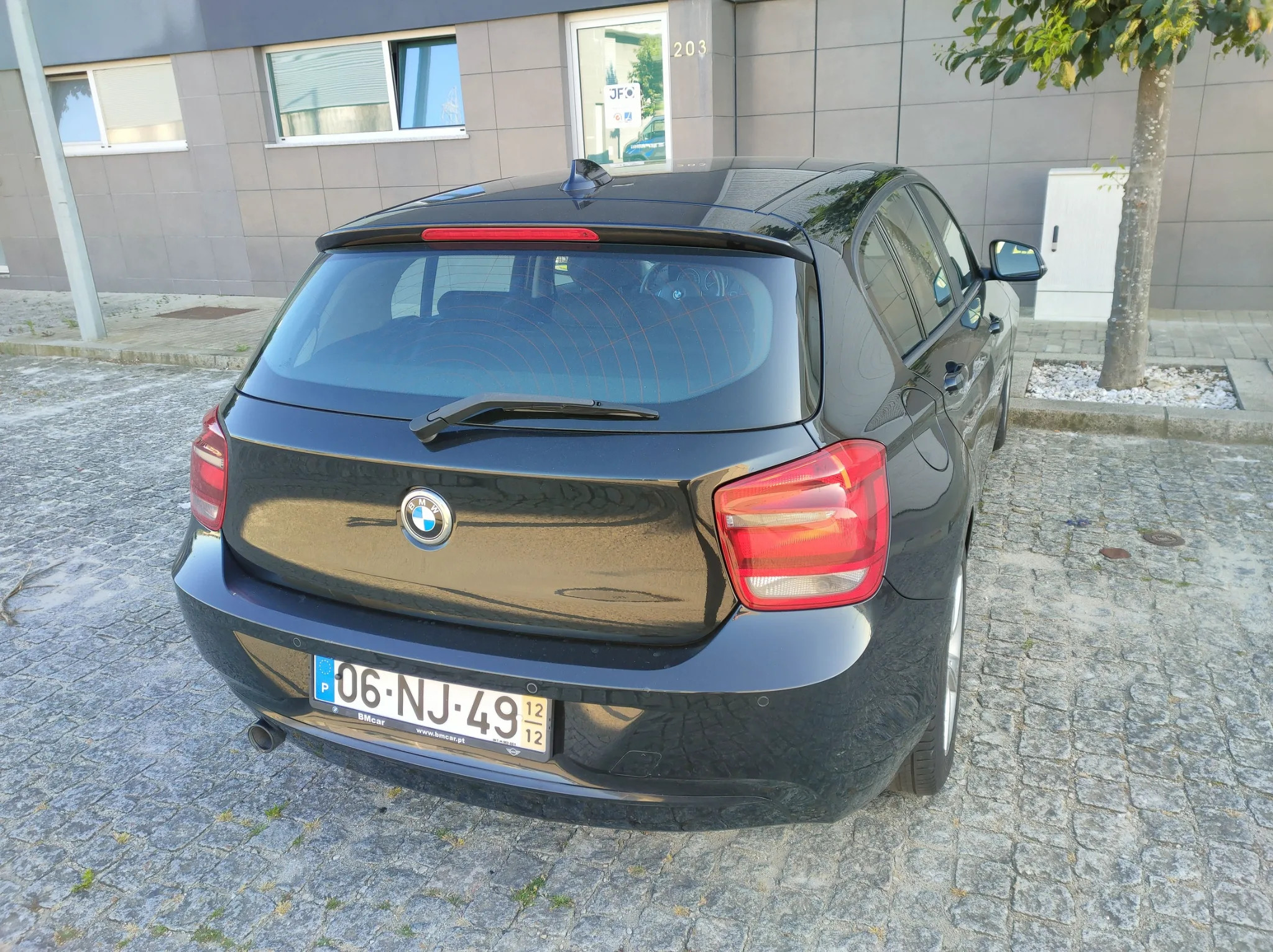 BMW 1 Series 2012 - rear-right photo 3