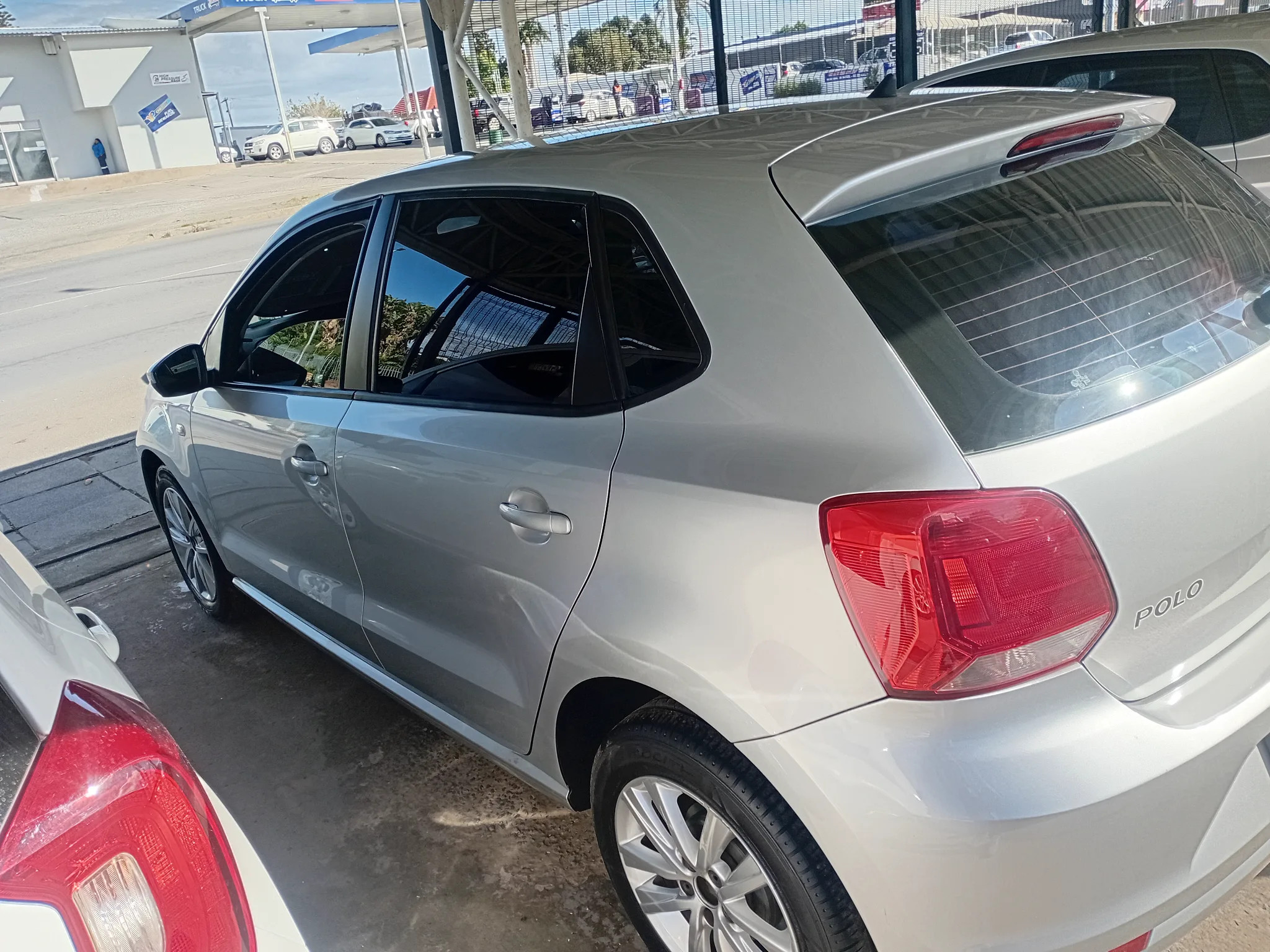 Volkswagen Polo 2020 - rear-left photo 4