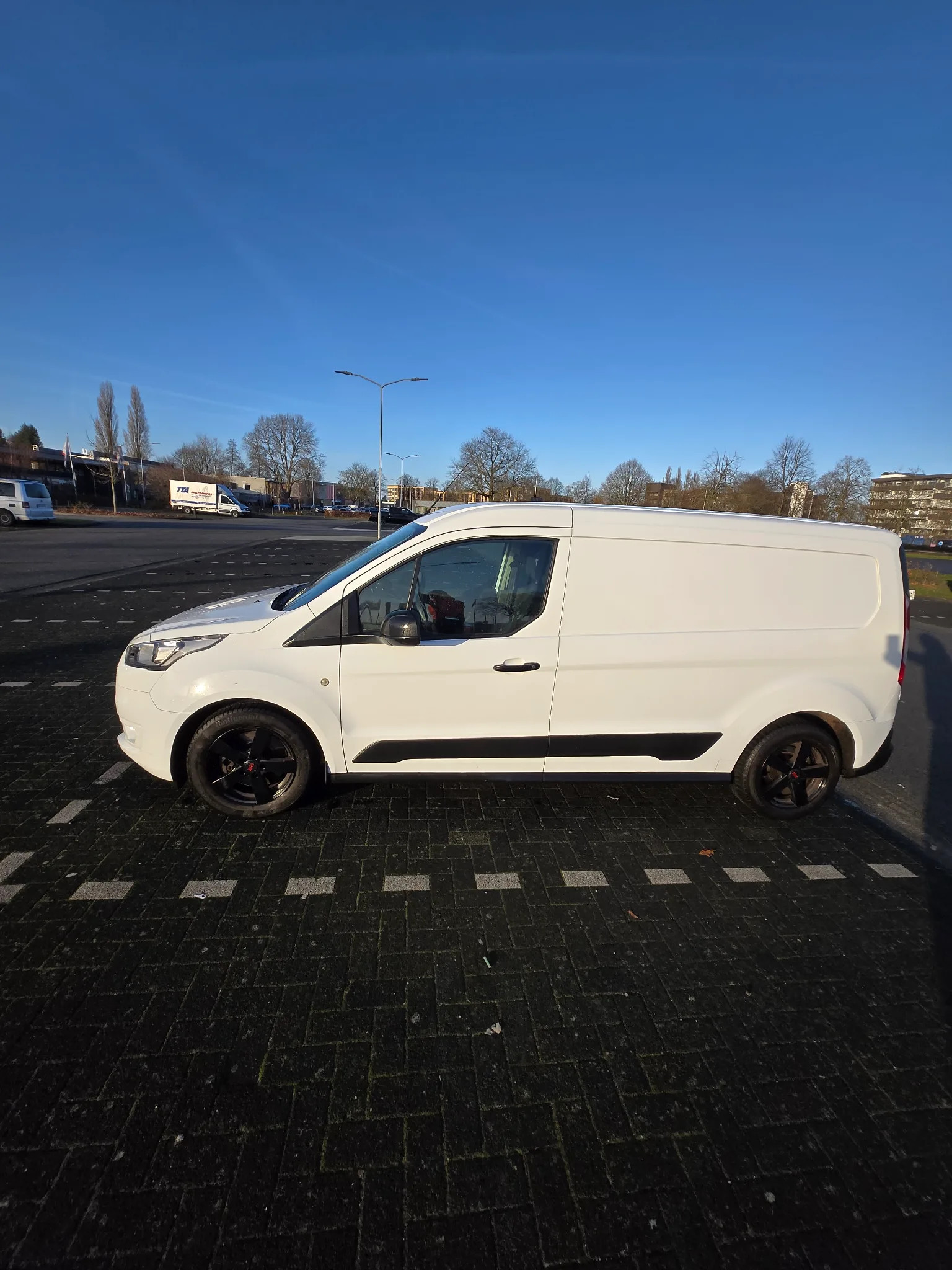 Ford Transit Connect 2020 - left-side photo 1