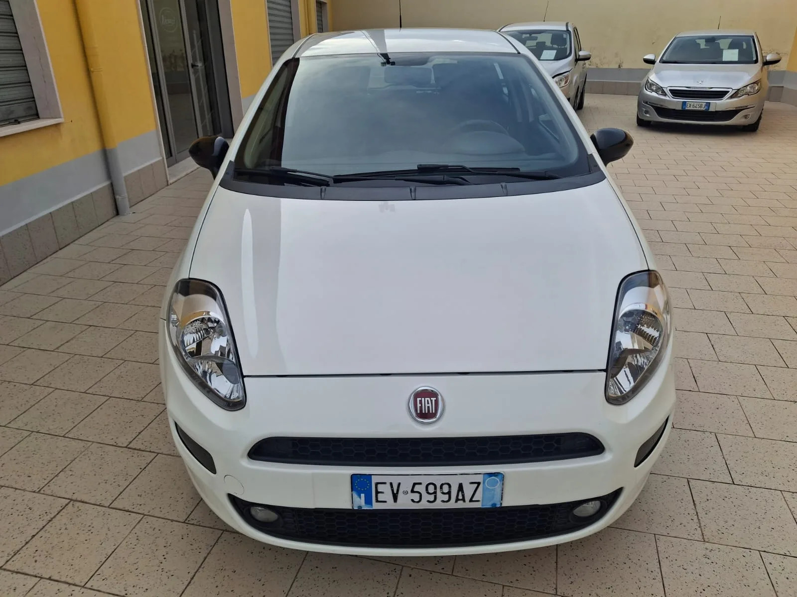 Fiat Punto 2014 - front-right photo 2