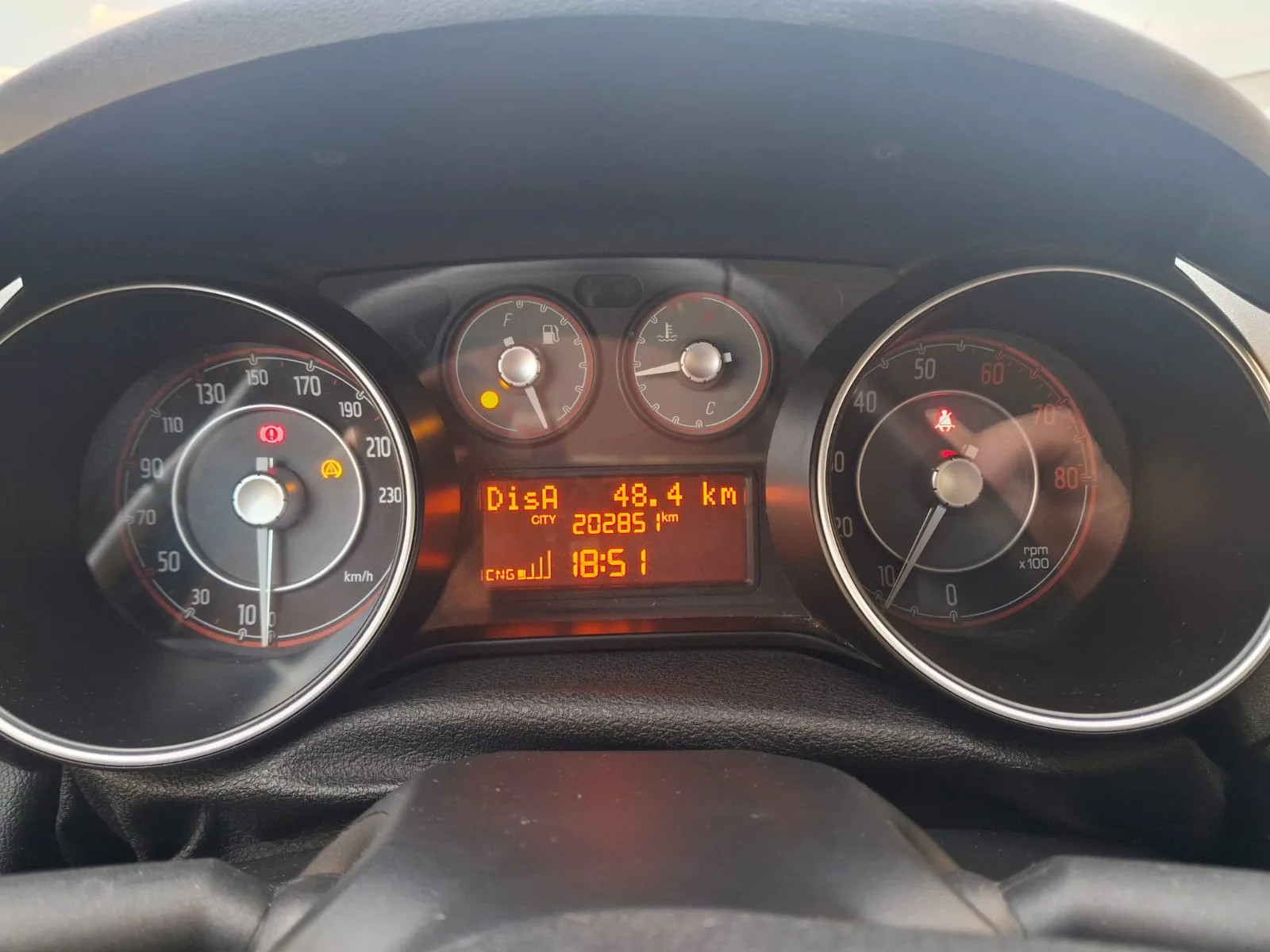 Fiat Punto 2014 - dashboard photo 5