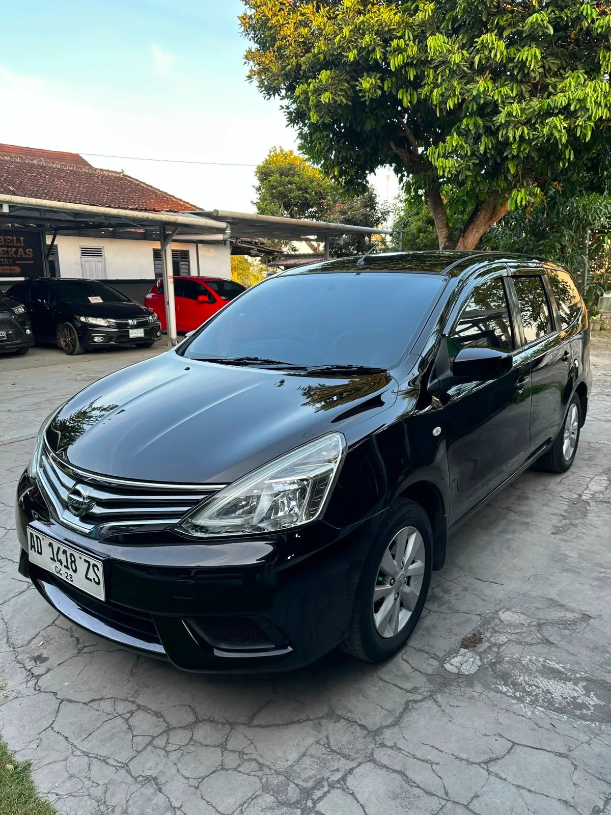Nissan Grand Livina SV 1.5 2015 - front-right photo 2