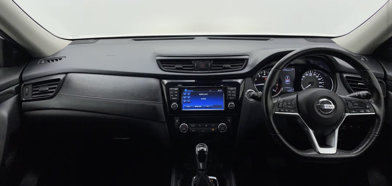 Nissan X-Trail 2017 - driver-seat photo 4