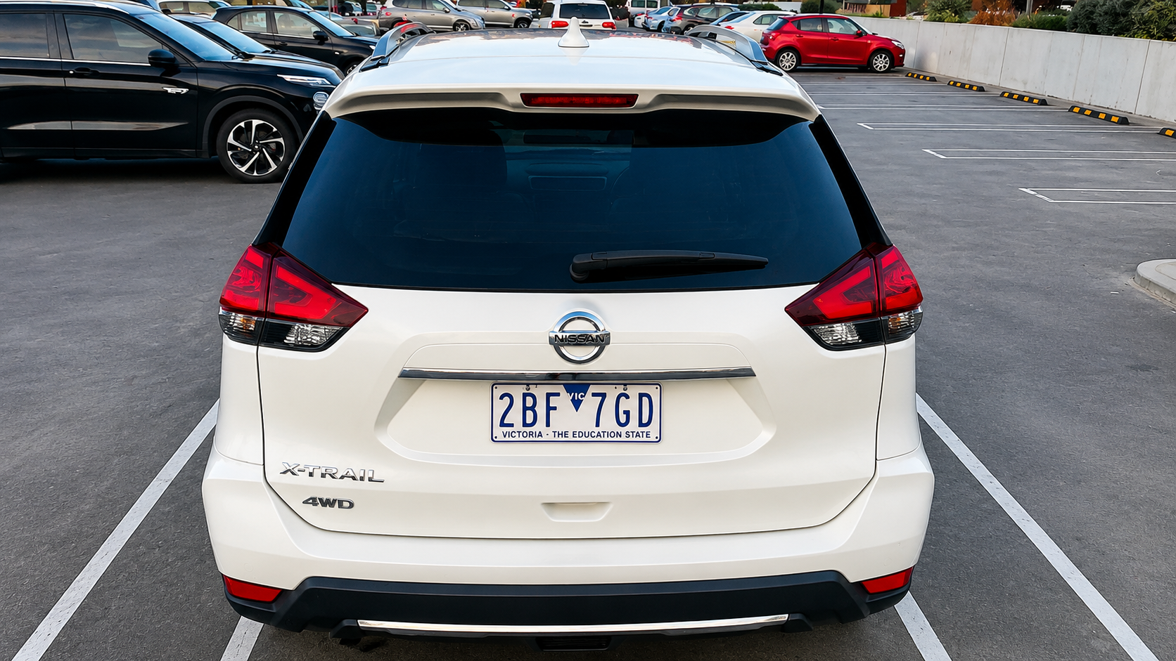 Nissan X-Trail 2017 - rear-right photo 3