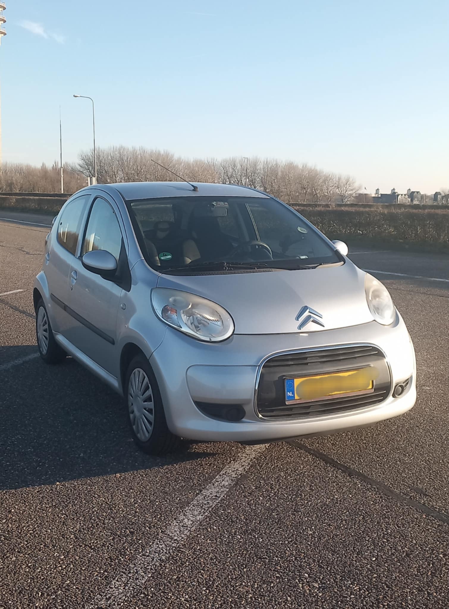 Citroën C1 2009 - front-left photo 1