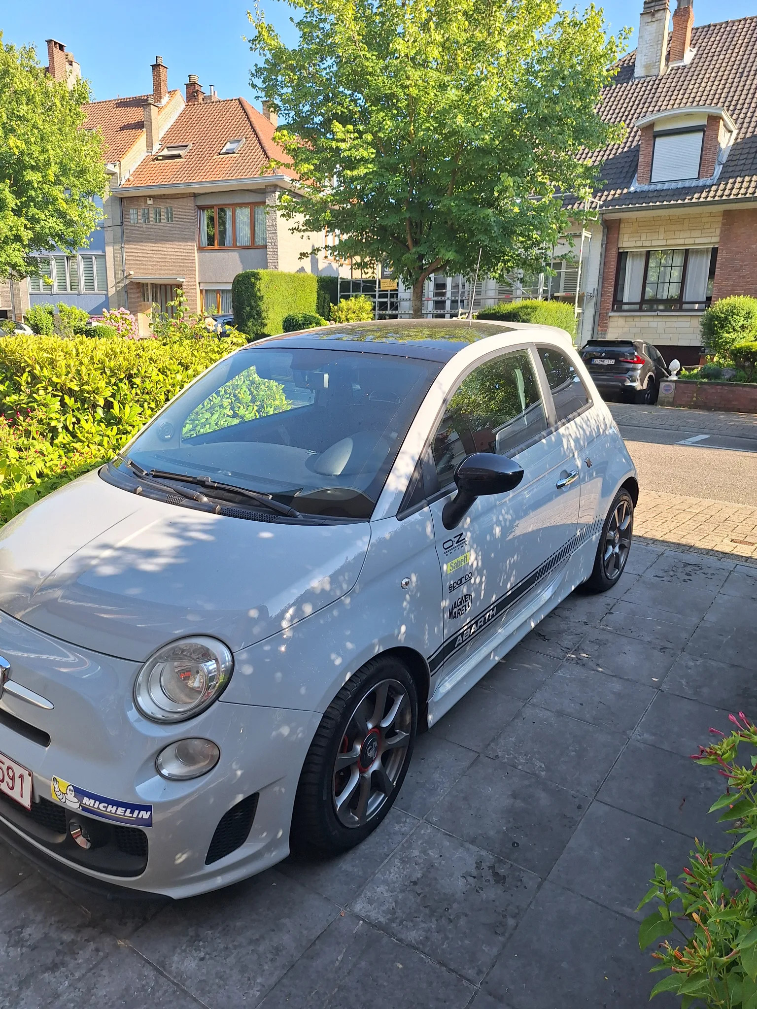 Abarth 500 2010 - front-right photo 4