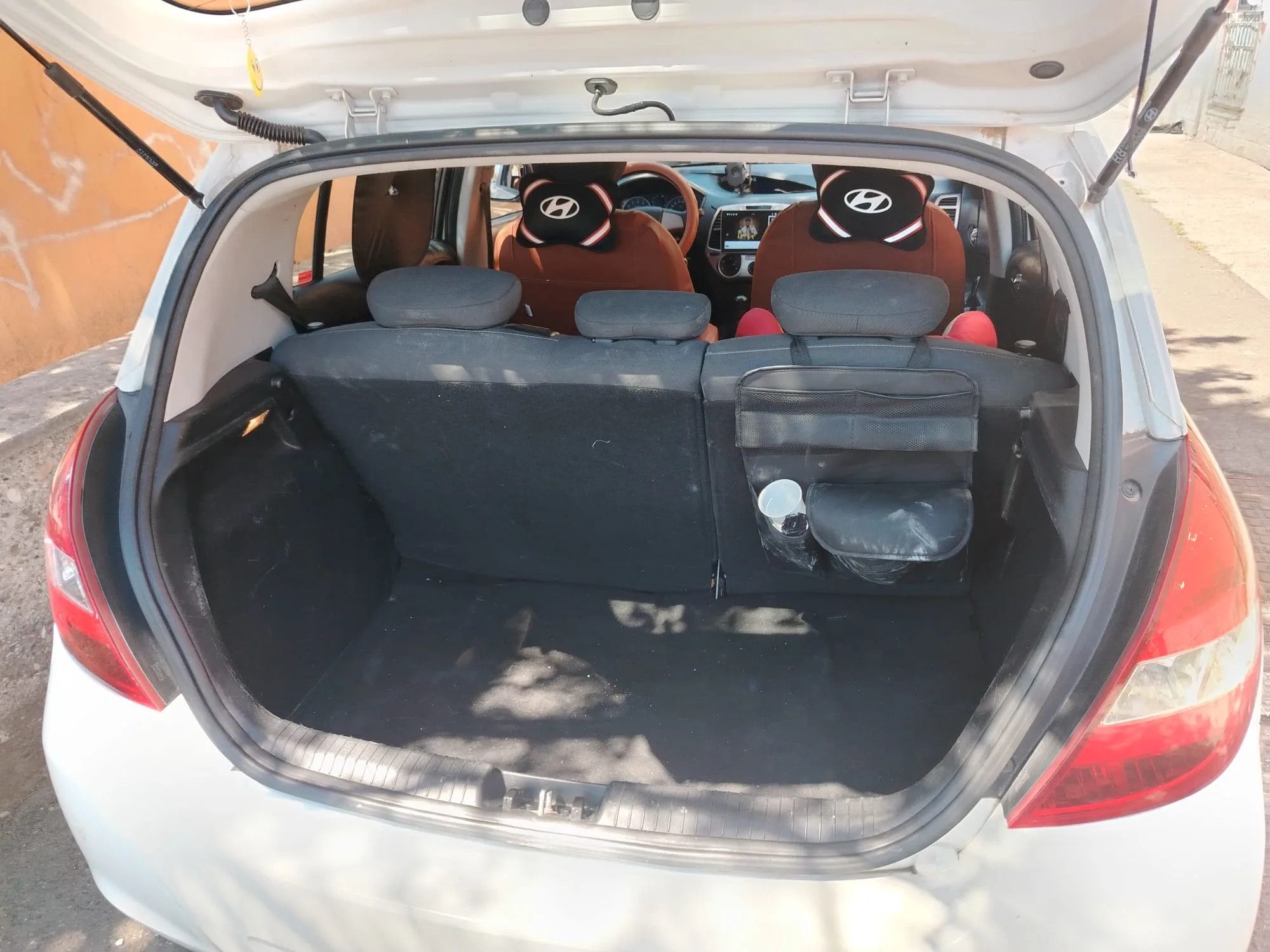 Hyundai i20 2011 - boot photo 3